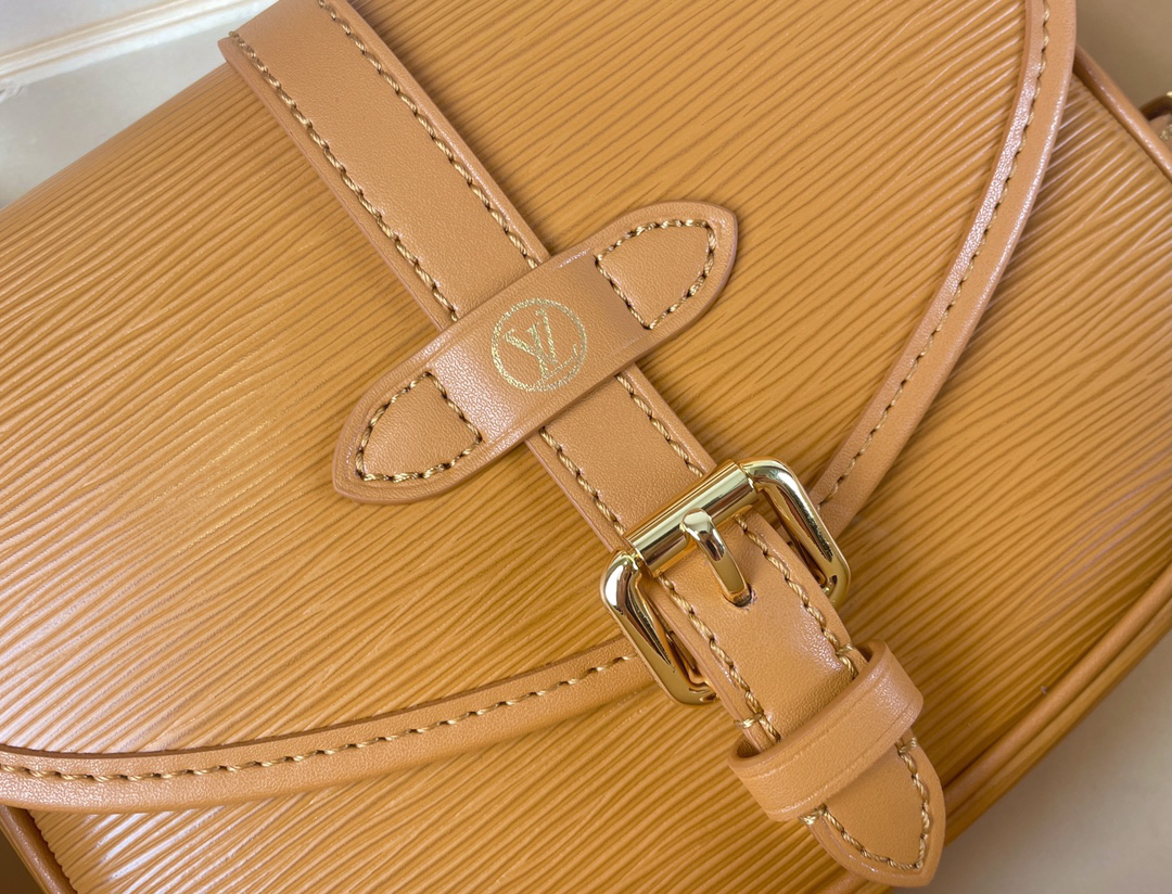 Louis Vuitton Saumur BB Shoulder Bag in Caramel Epi Leather - Image 4