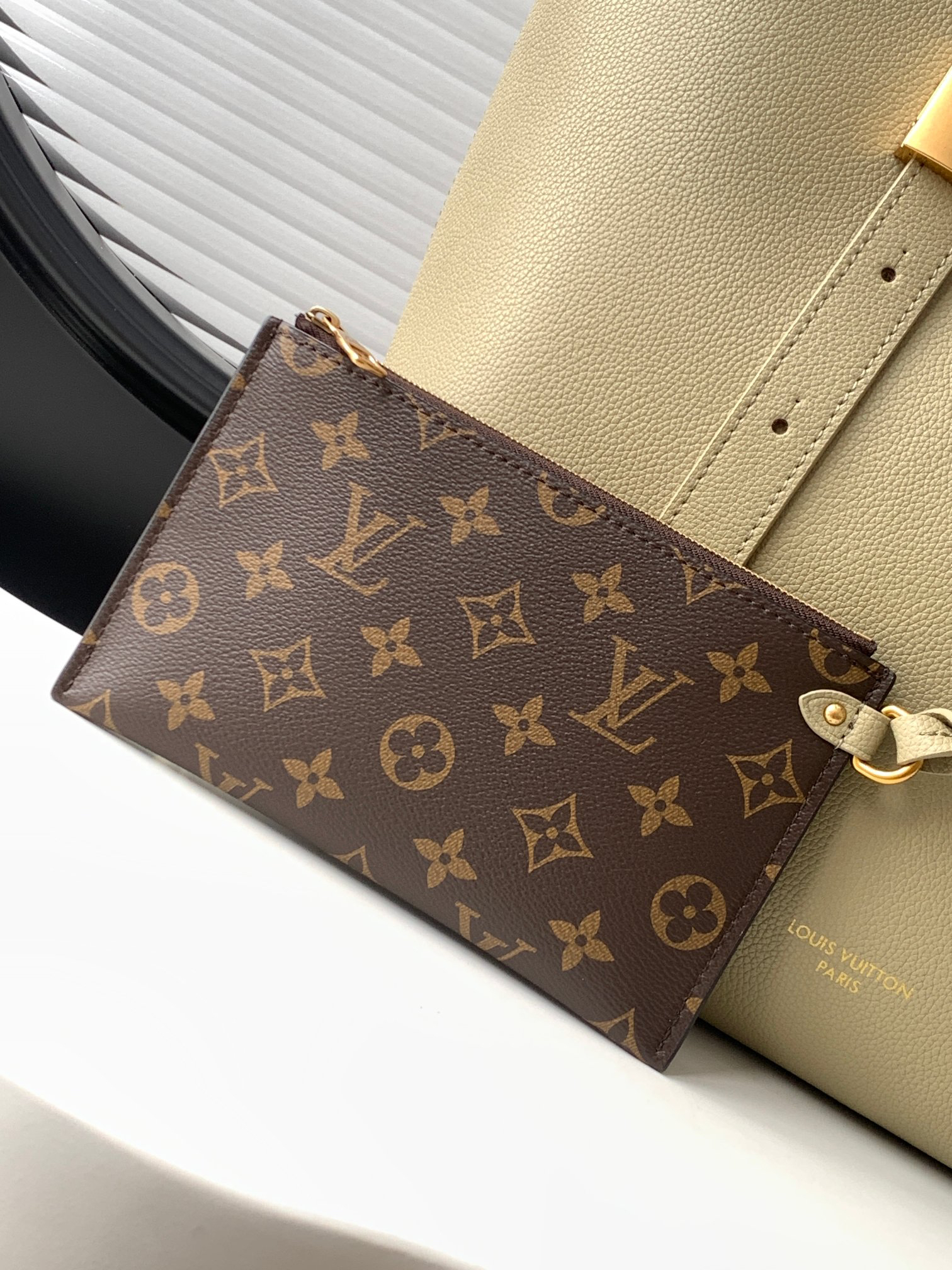 Louis Vuitton Low Key Cabas Medium Handbag - Image 4