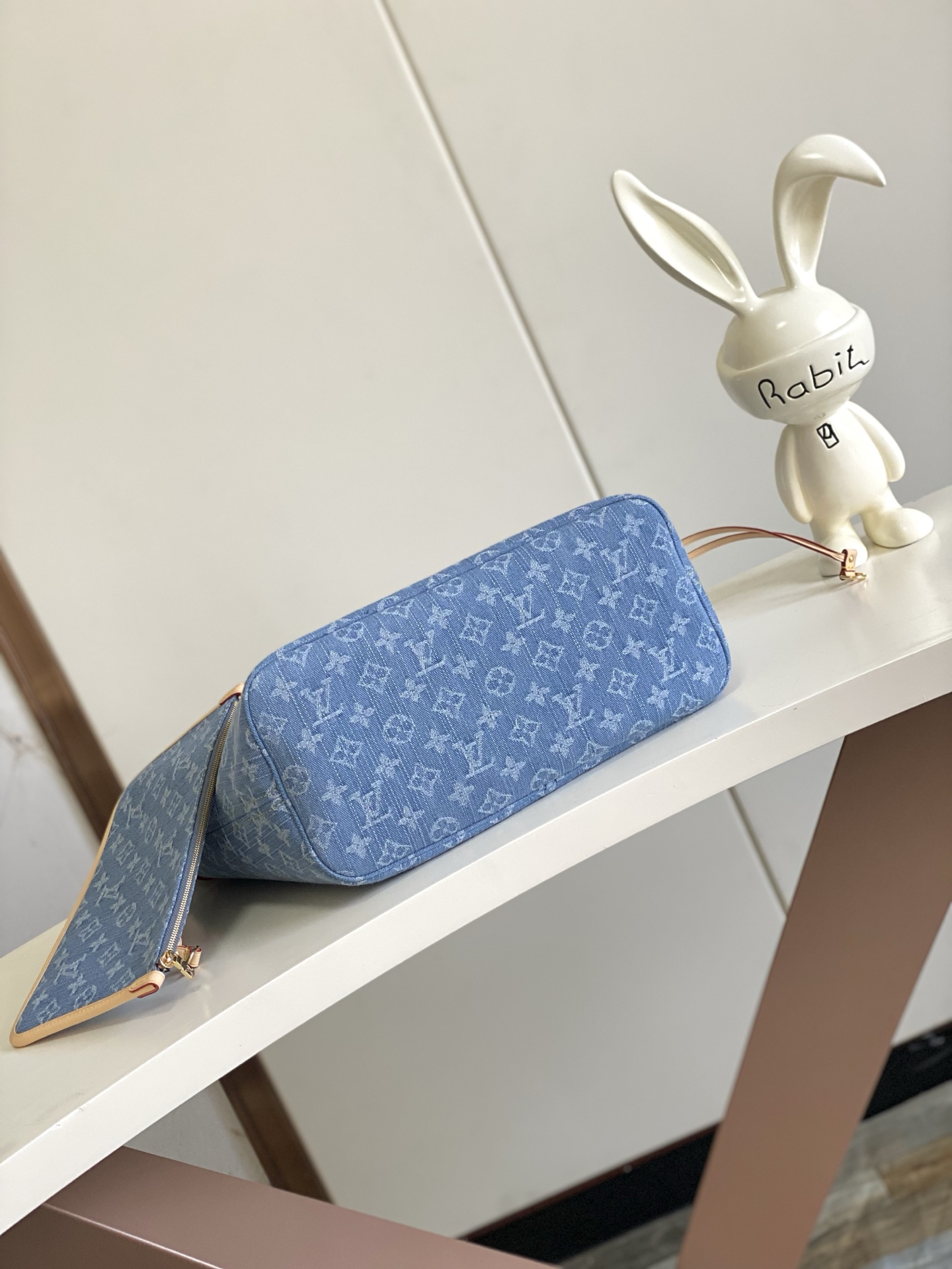 Louis Vuitton Neverfull Medium Denim Tote Bag with Detachable Zip Pouch - Image 4