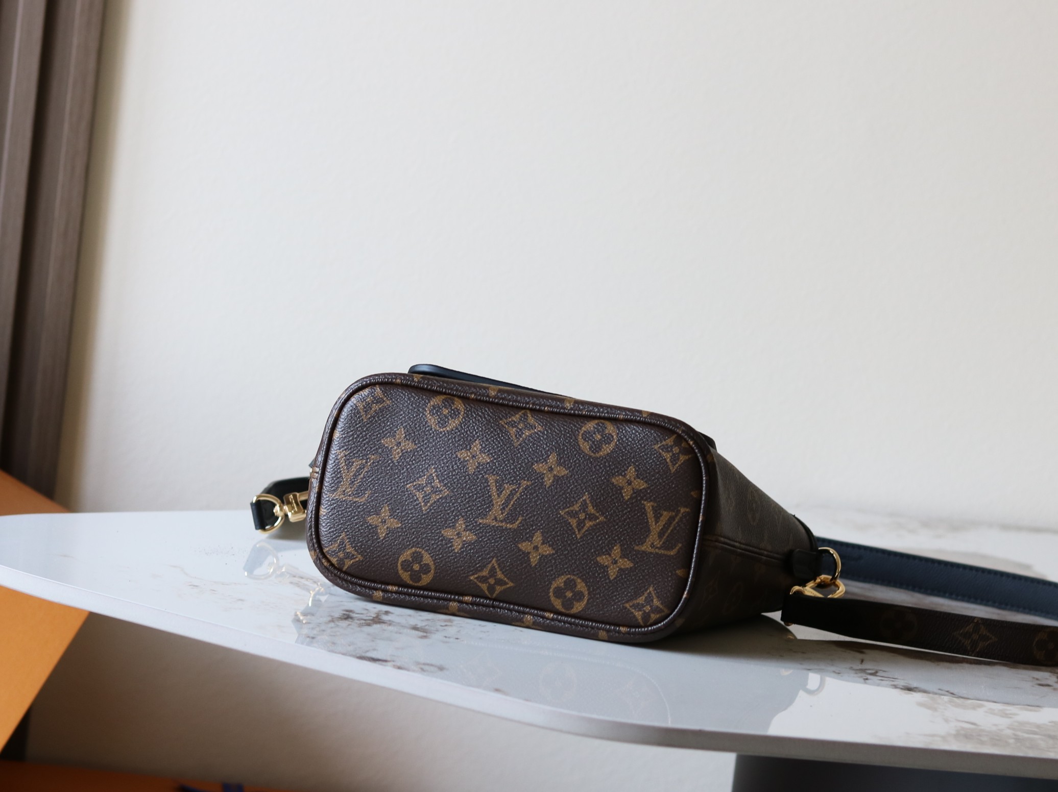 Louis Vuitton Neverfull Inside Out BB Reversible Shoulder Bag - Image 4