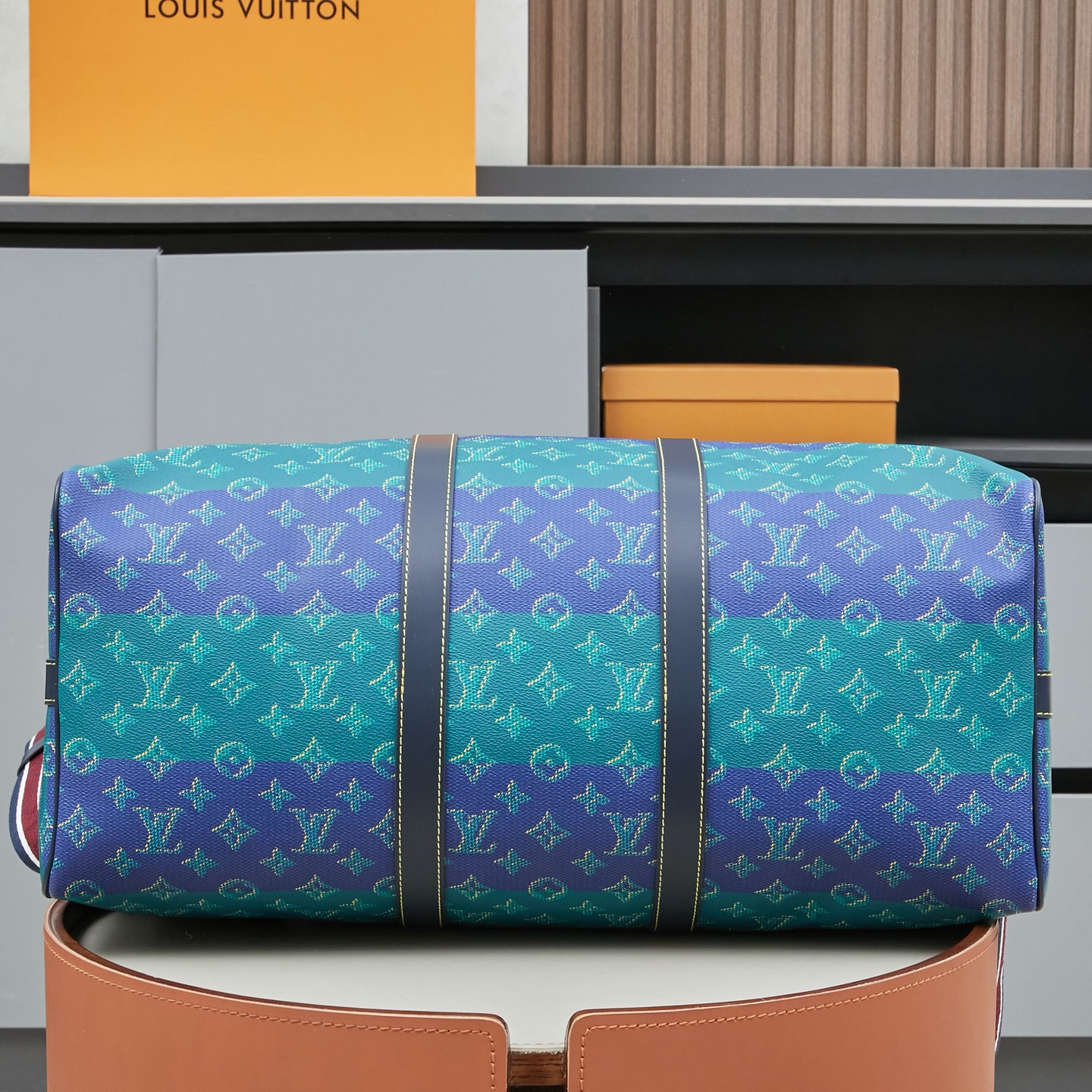 Louis Vuitton Keell Bandoulière 50 Travel Bag in Blue-Green Monogram Canvas - Image 4