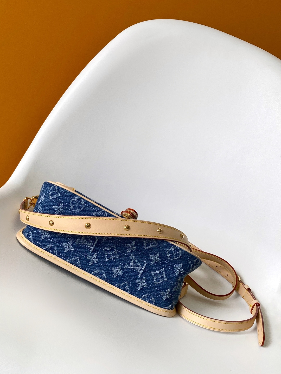 Louis Vuitton Diane Handbag in Monogram Empreinte Leather - Image 4