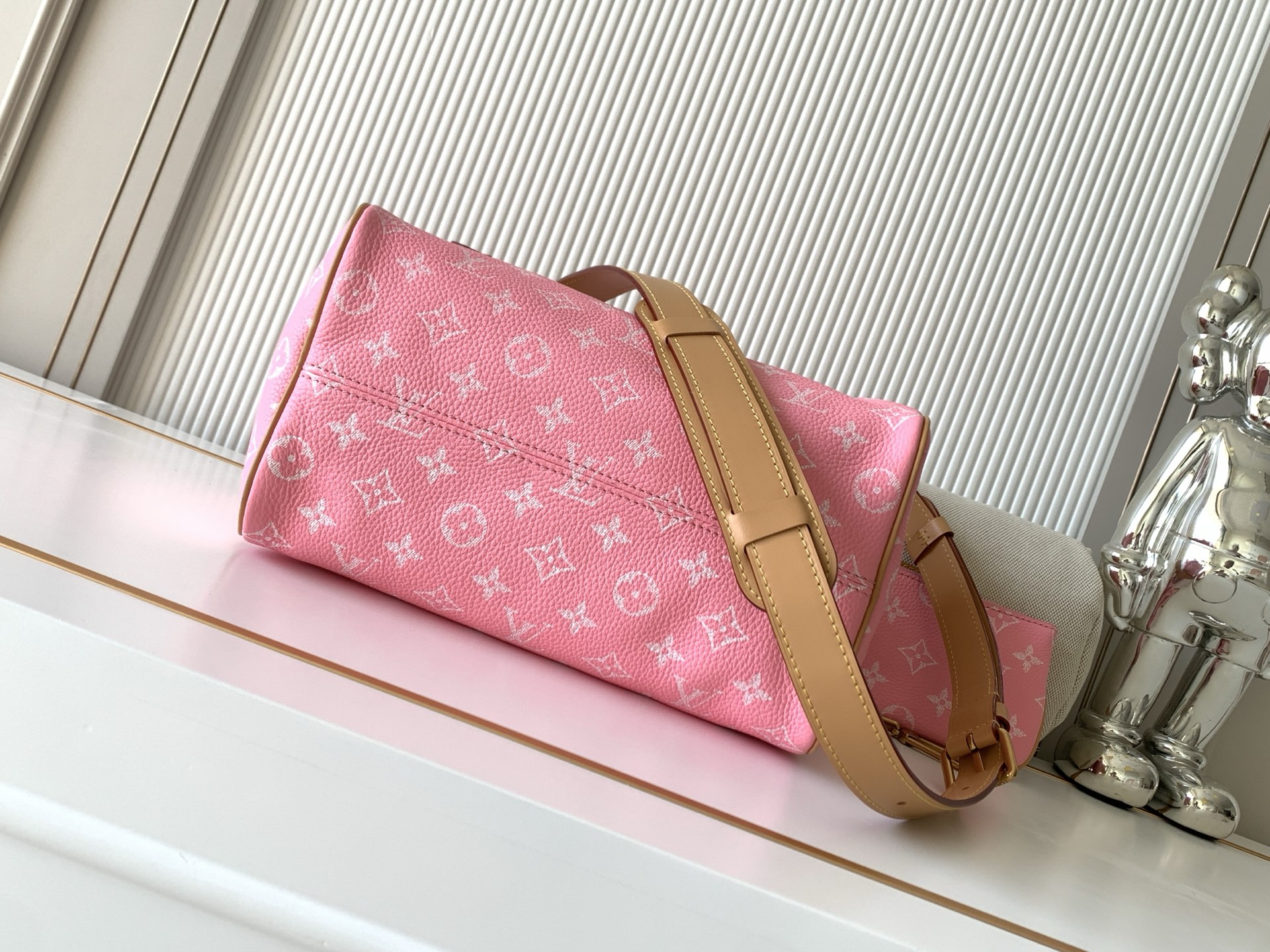 Louis Vuitton Speedy Bandoulière 25 Leather Crossbody Bag - Image 4