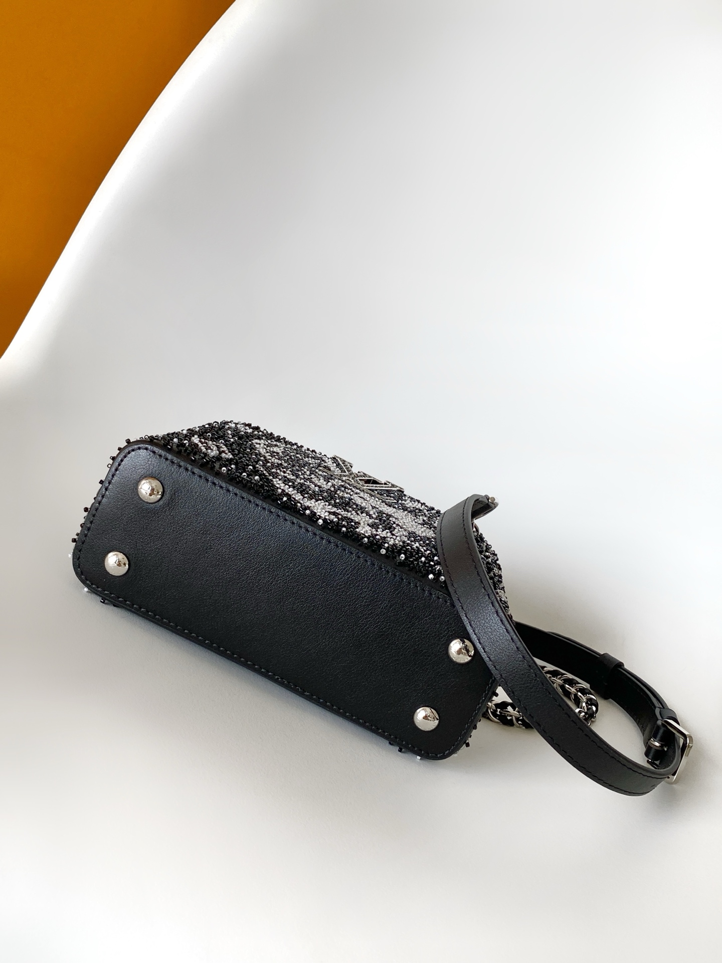 Louis Vuitton Capucines Mini Handbag in Beaded Embroidered Cowhide Leather - Image 4