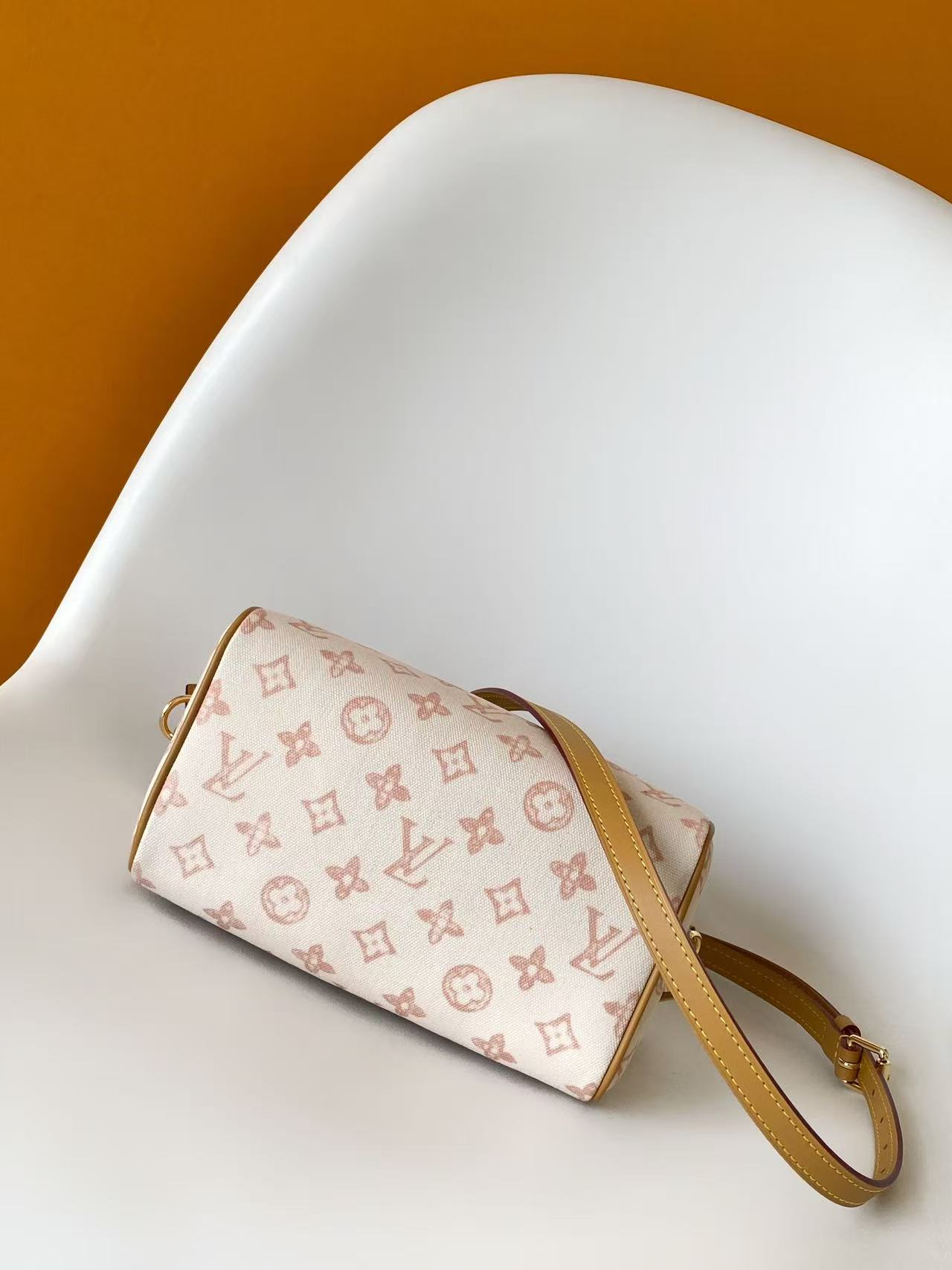 Louis Vuitton Speedy Bandoulière 20 Monogram Crossbody Bag - Image 4