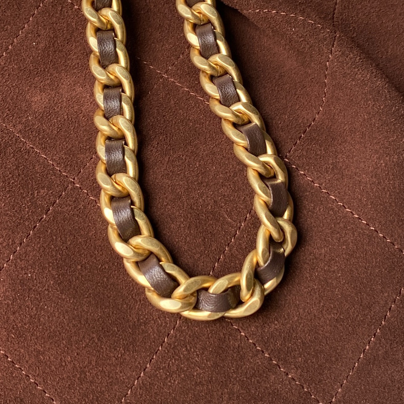 Chanel 26C Early Spring Collection Hobo Bag AS5970 - Image 4