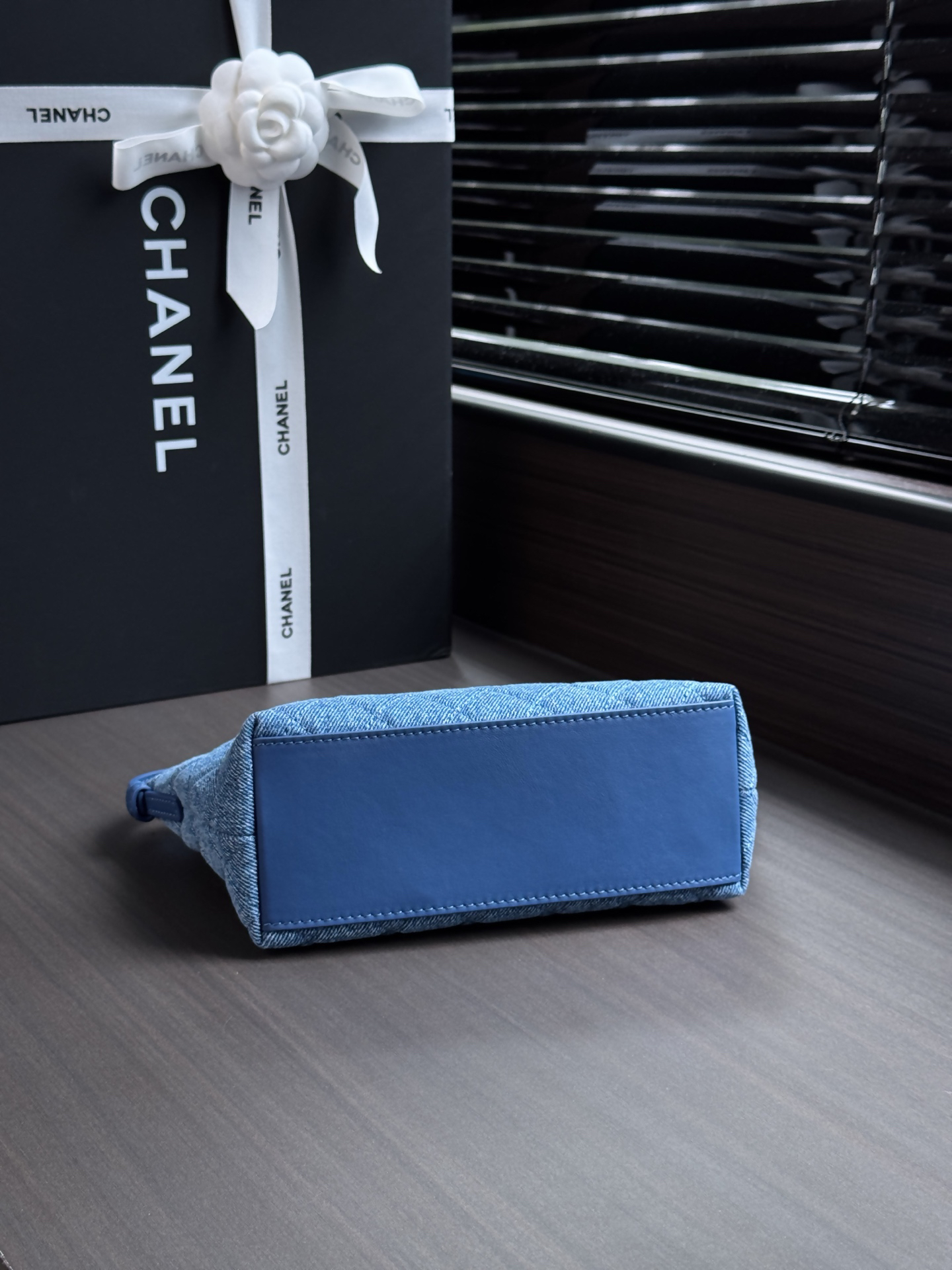 Chanel Classic Blue Denim Crossbody Bag with Double C Logo - Image 4