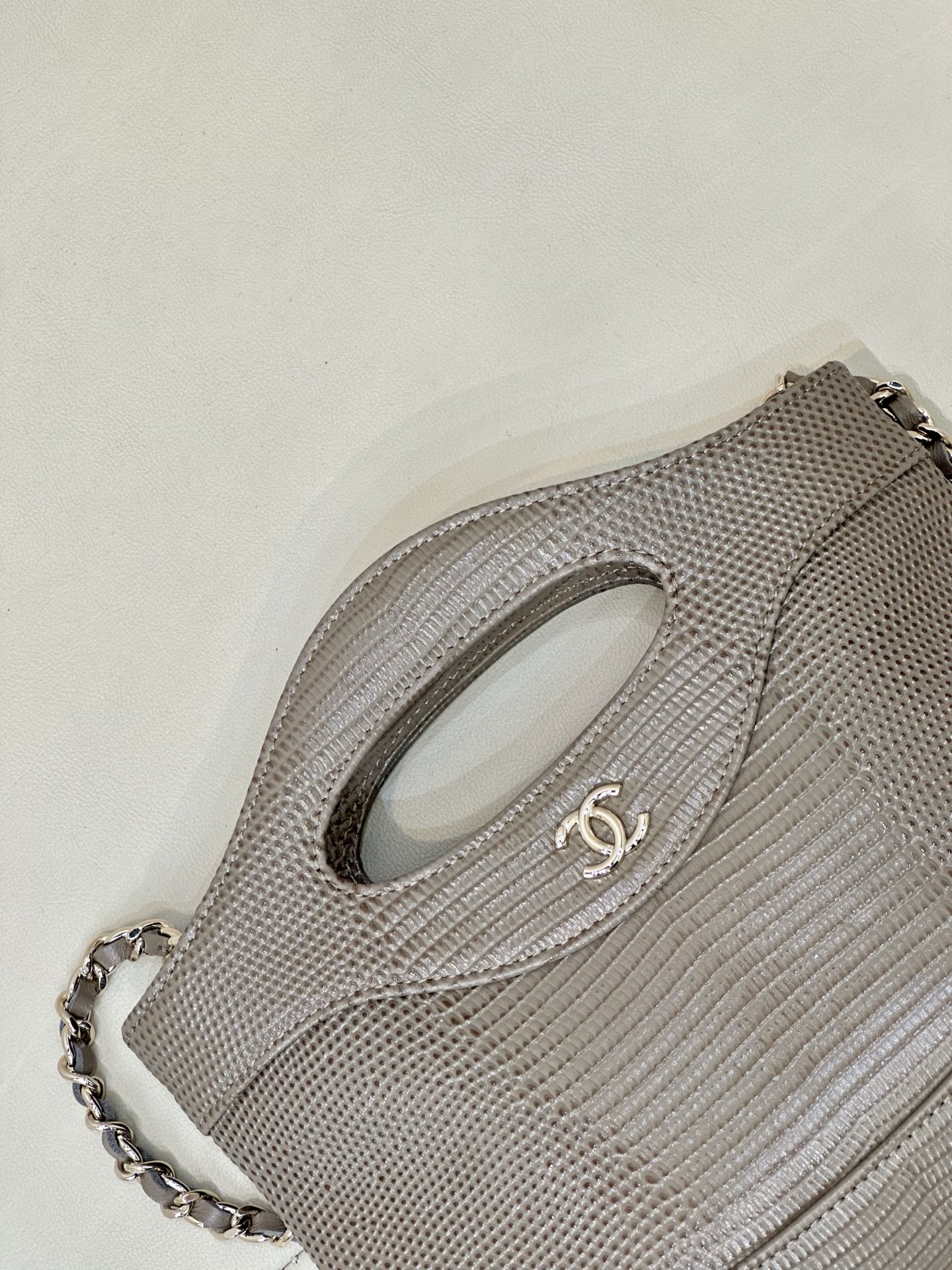 Chanel 31 Bag Nano in Embossed Calfskin - Image 4
