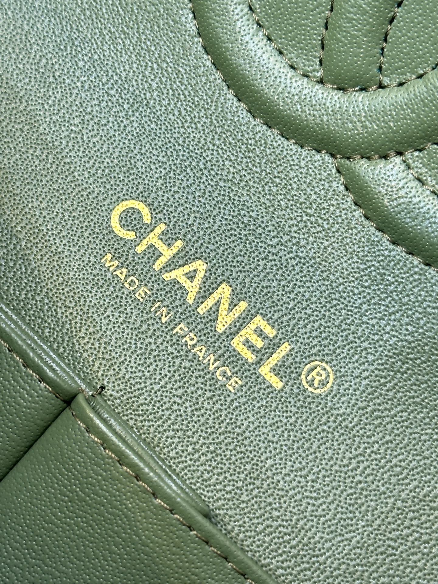 Chanel Classic Flap Handbag, Small Size - Image 4