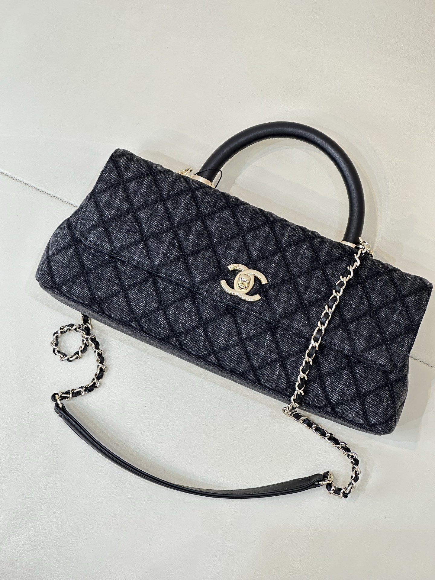 Chanel Coco Handle Denim Handbag - Image 4