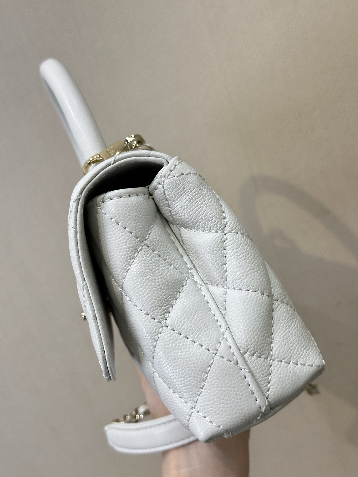 Chanel Coco Handle Leather Handbag, 30 cm - Image 4