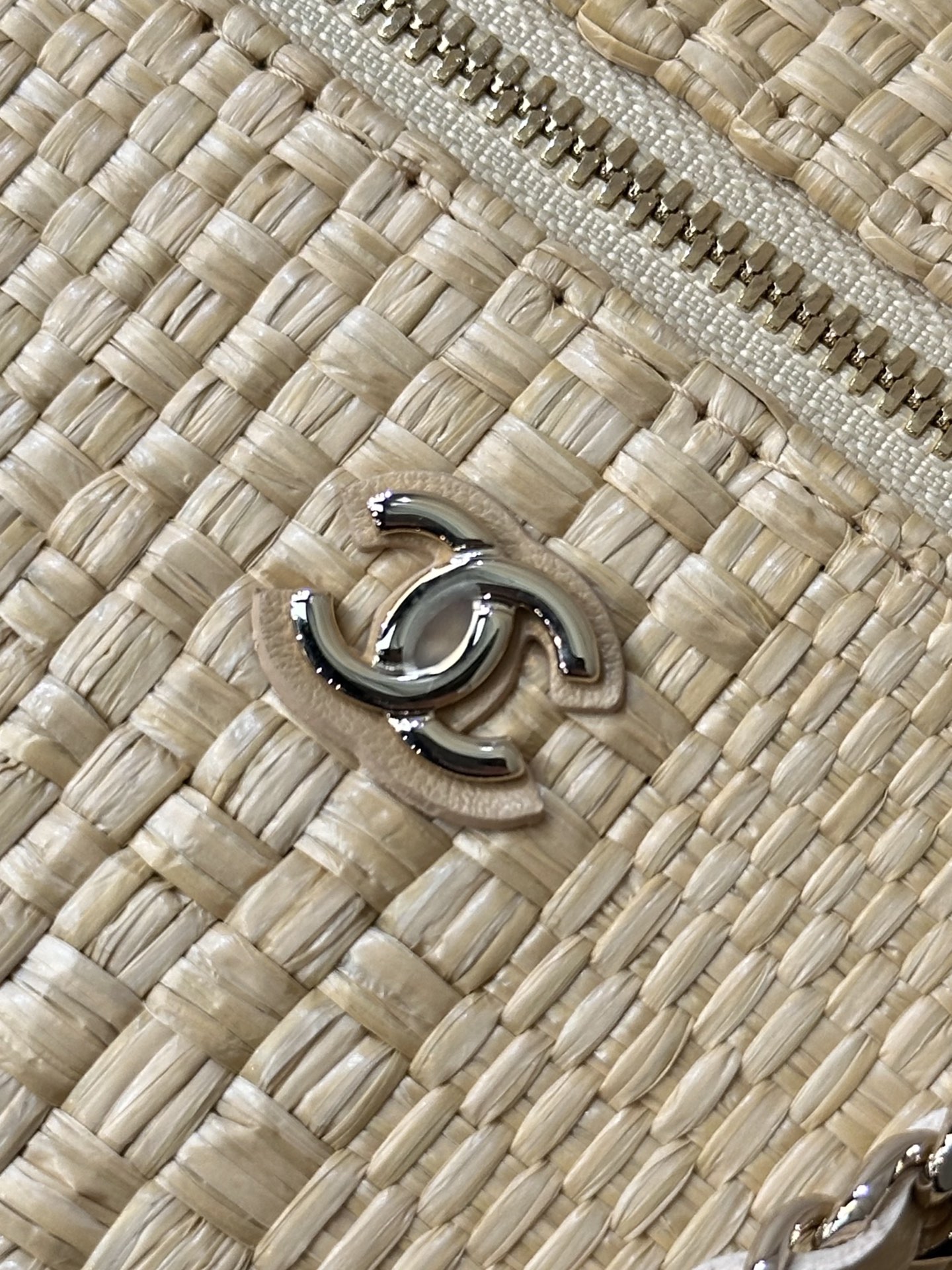 Chanel 26P Woven Box Bag - Image 4
