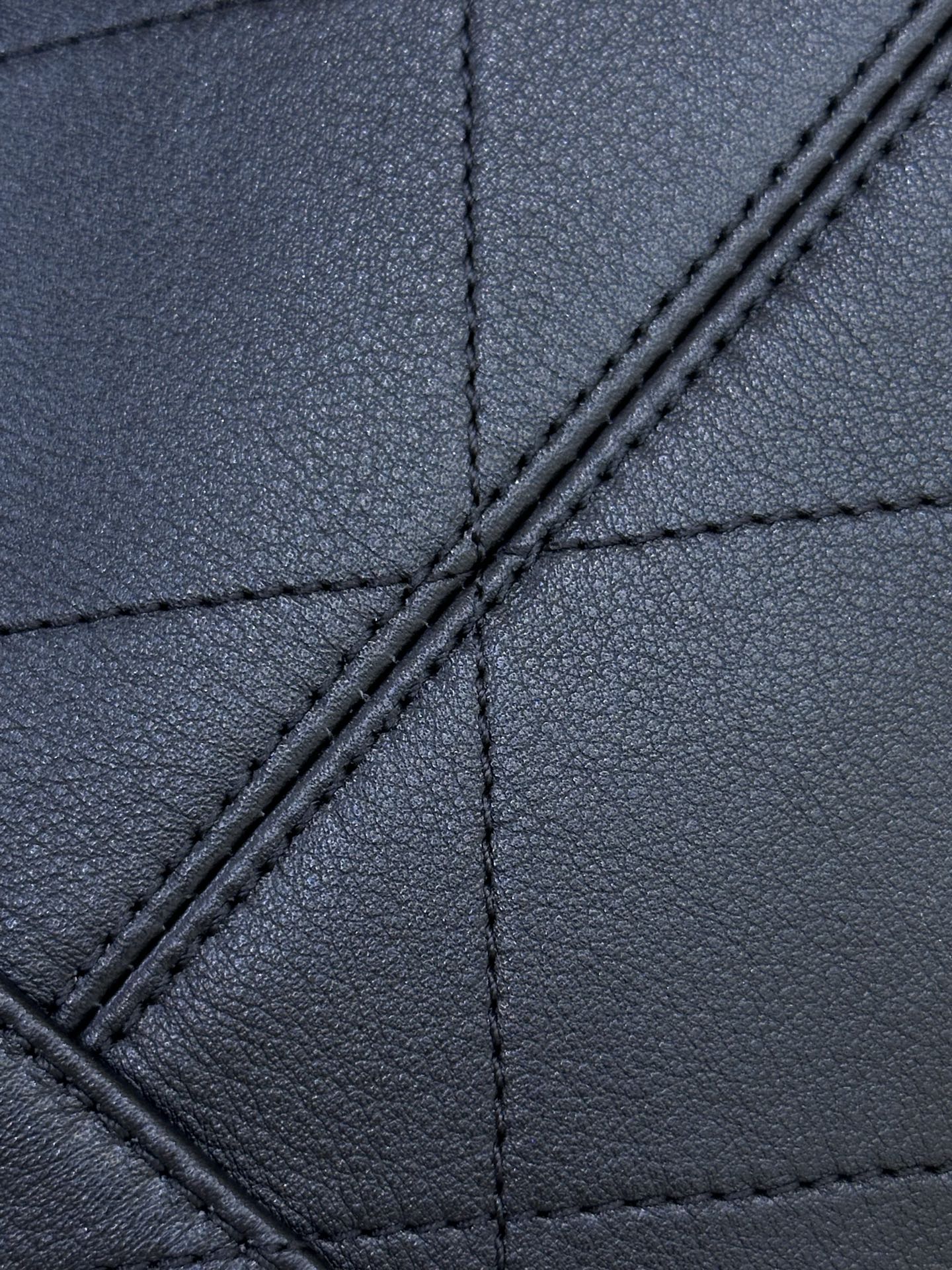 Chanel 5657 Large Size Handbag - Image 4