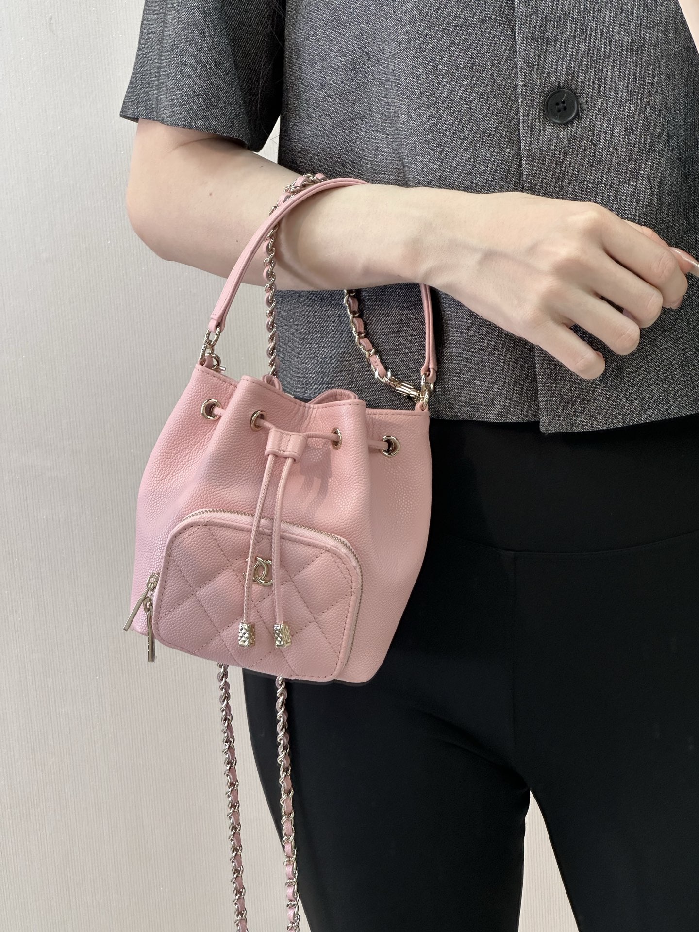 Chanel 25B Mini Chain Drawstring Bucket Bag - Image 4