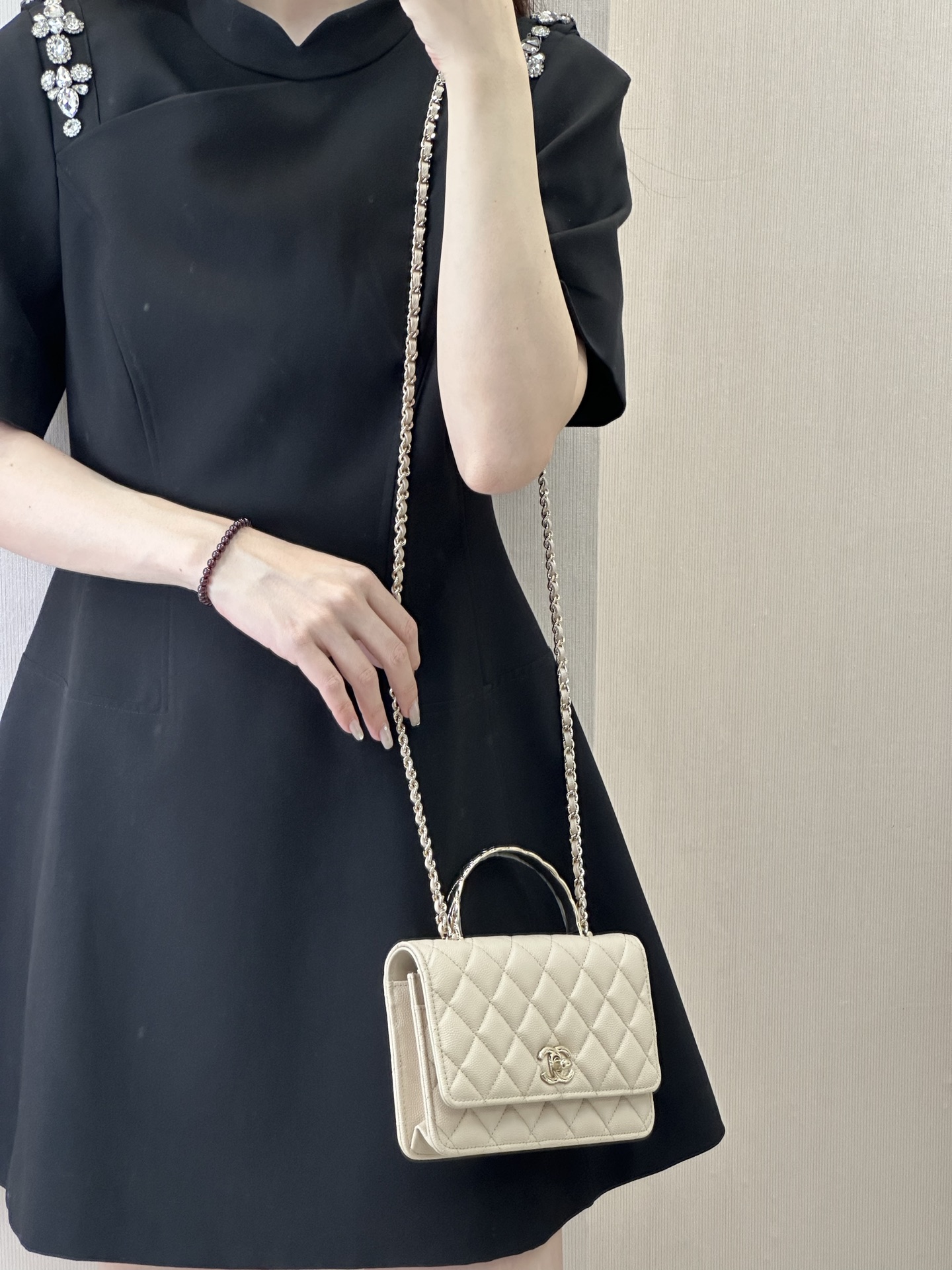 Fish Scale Leather WOC Crossbody Bag with Metal Handle - Image 4