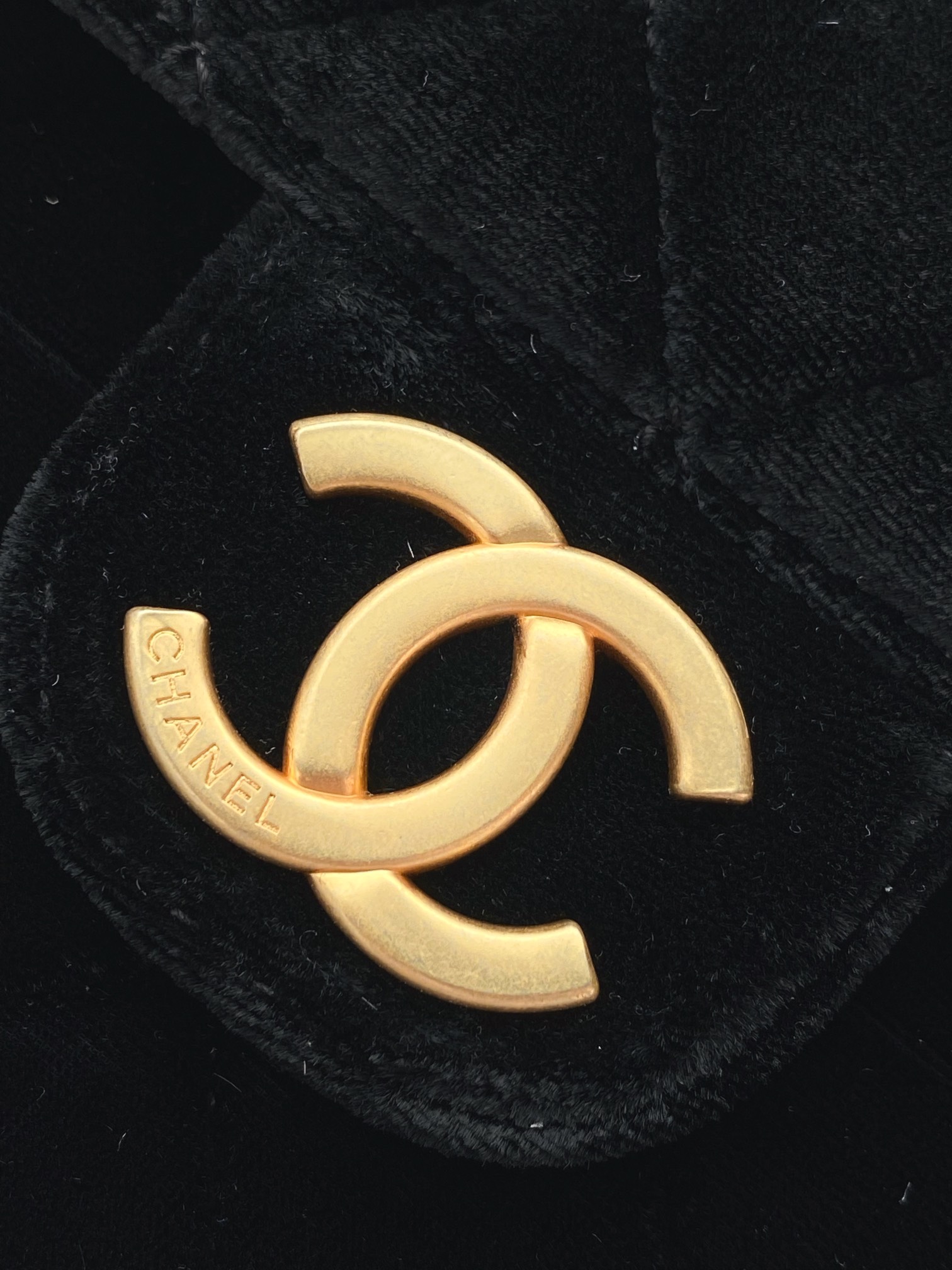 Chanel 23 Velvet Hobo Shoulder Bag - Image 4