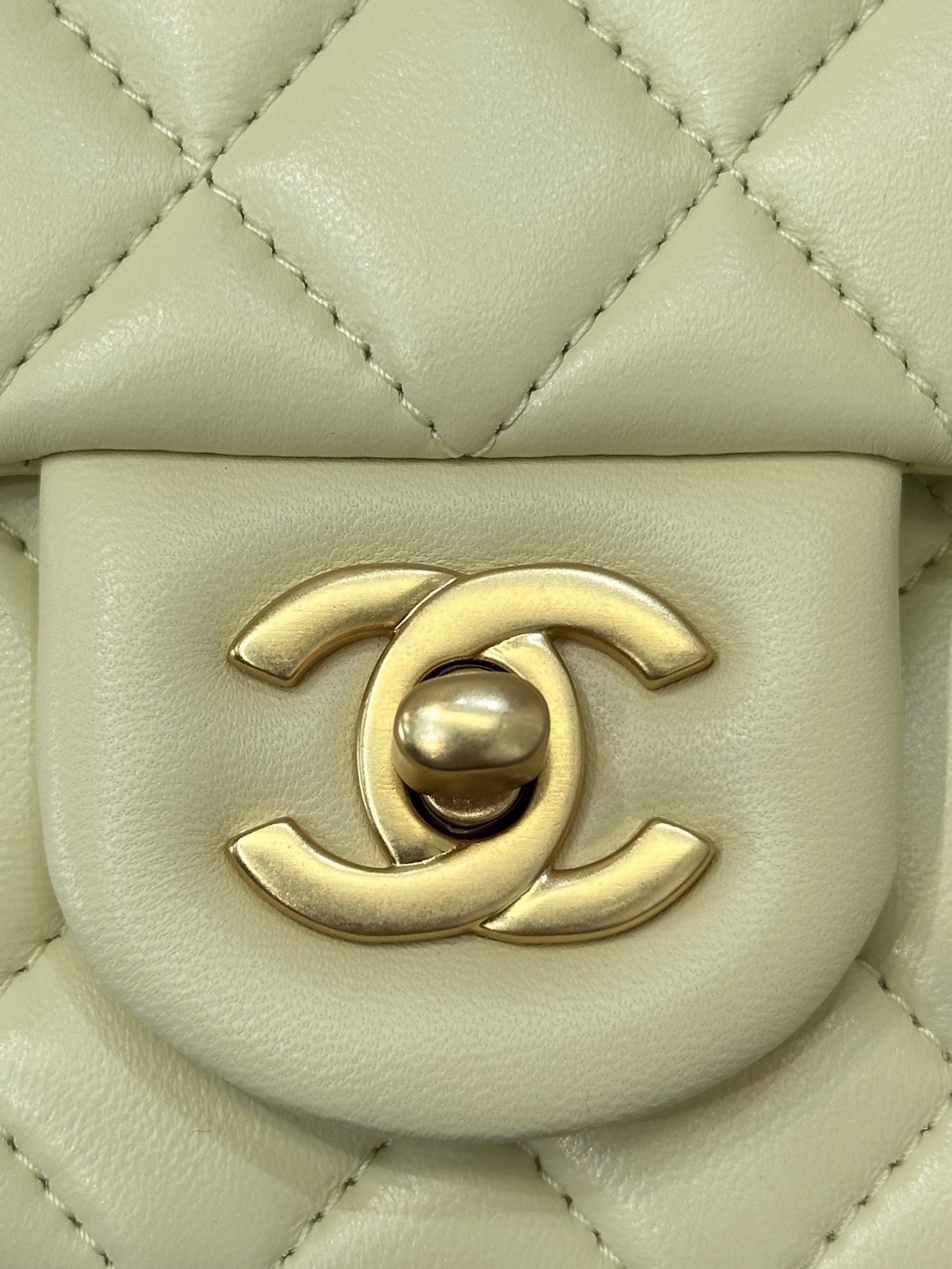 Chanel Small Gold Ball Quilted Crossbody Bag - Image 4