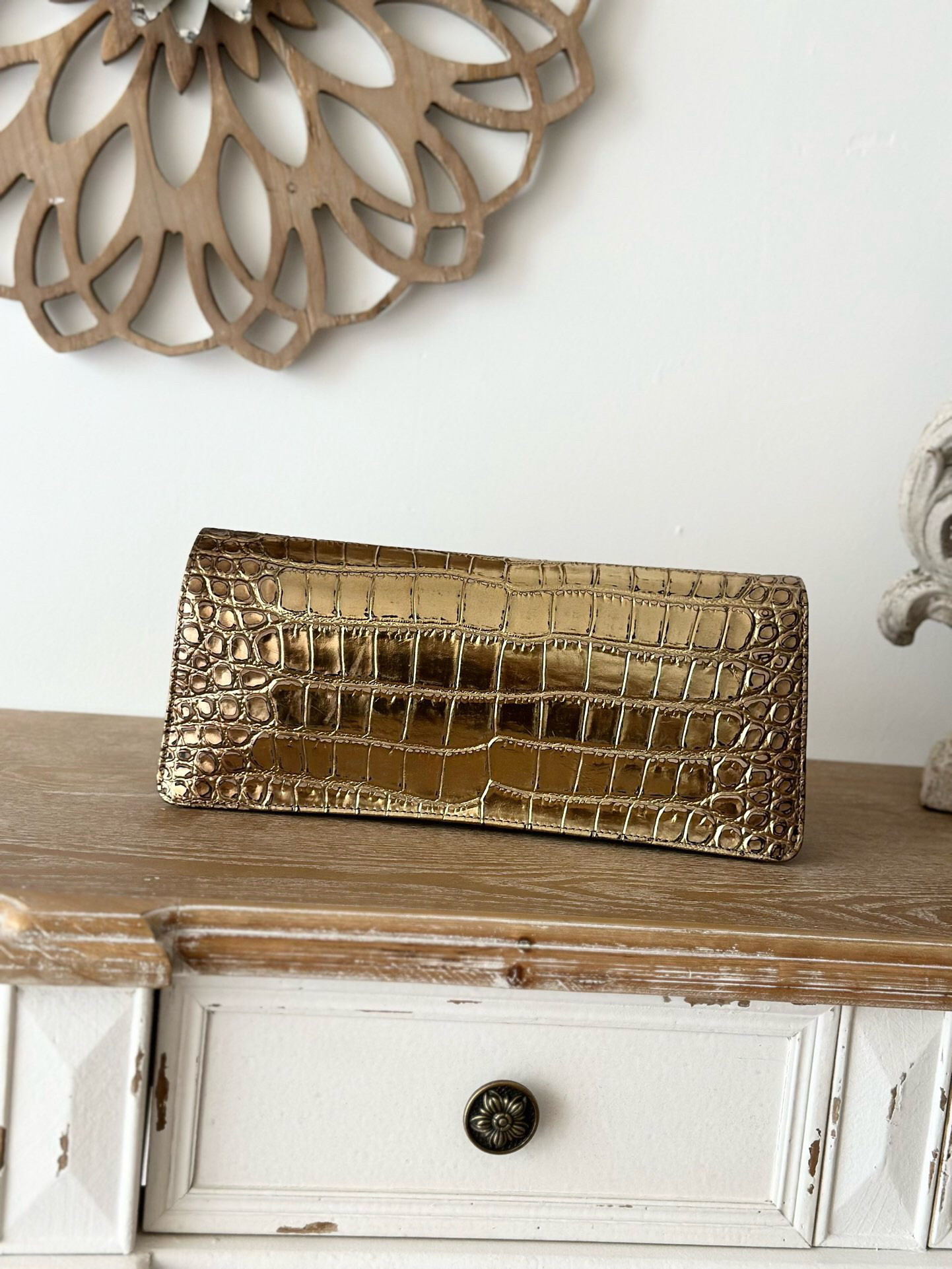 Chanel Classic Crocodile Embossed Evening Clutch Bag in Gold - Image 4
