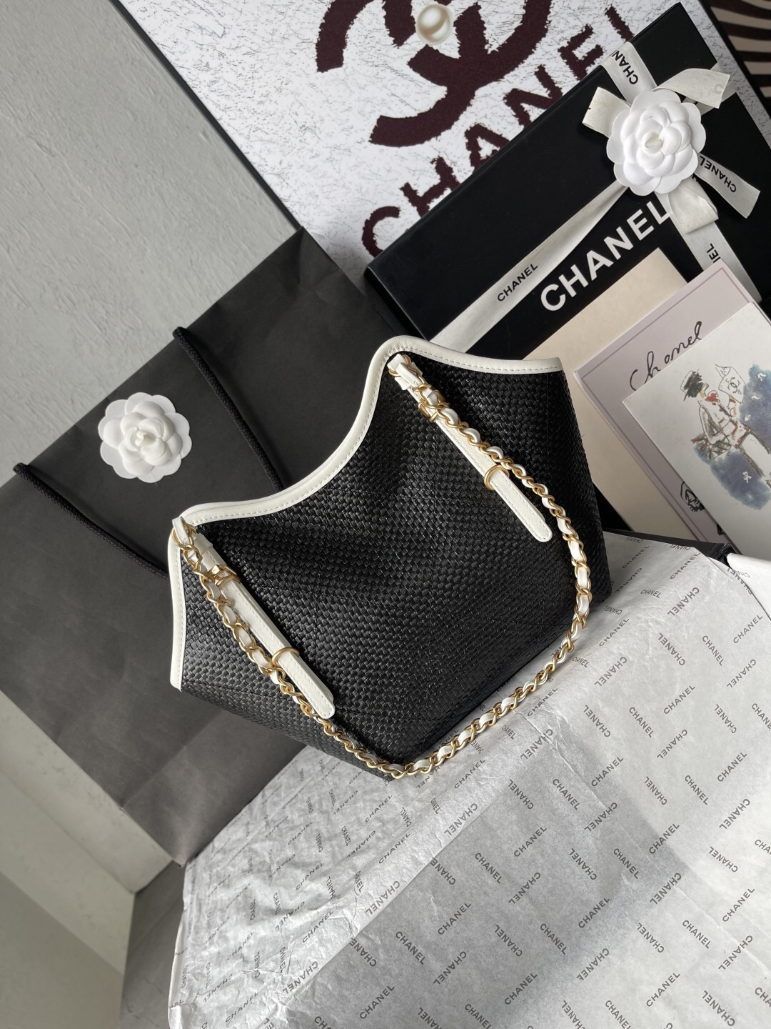 Chanel 25S Maxi Hobo Tote Bag - Image 4