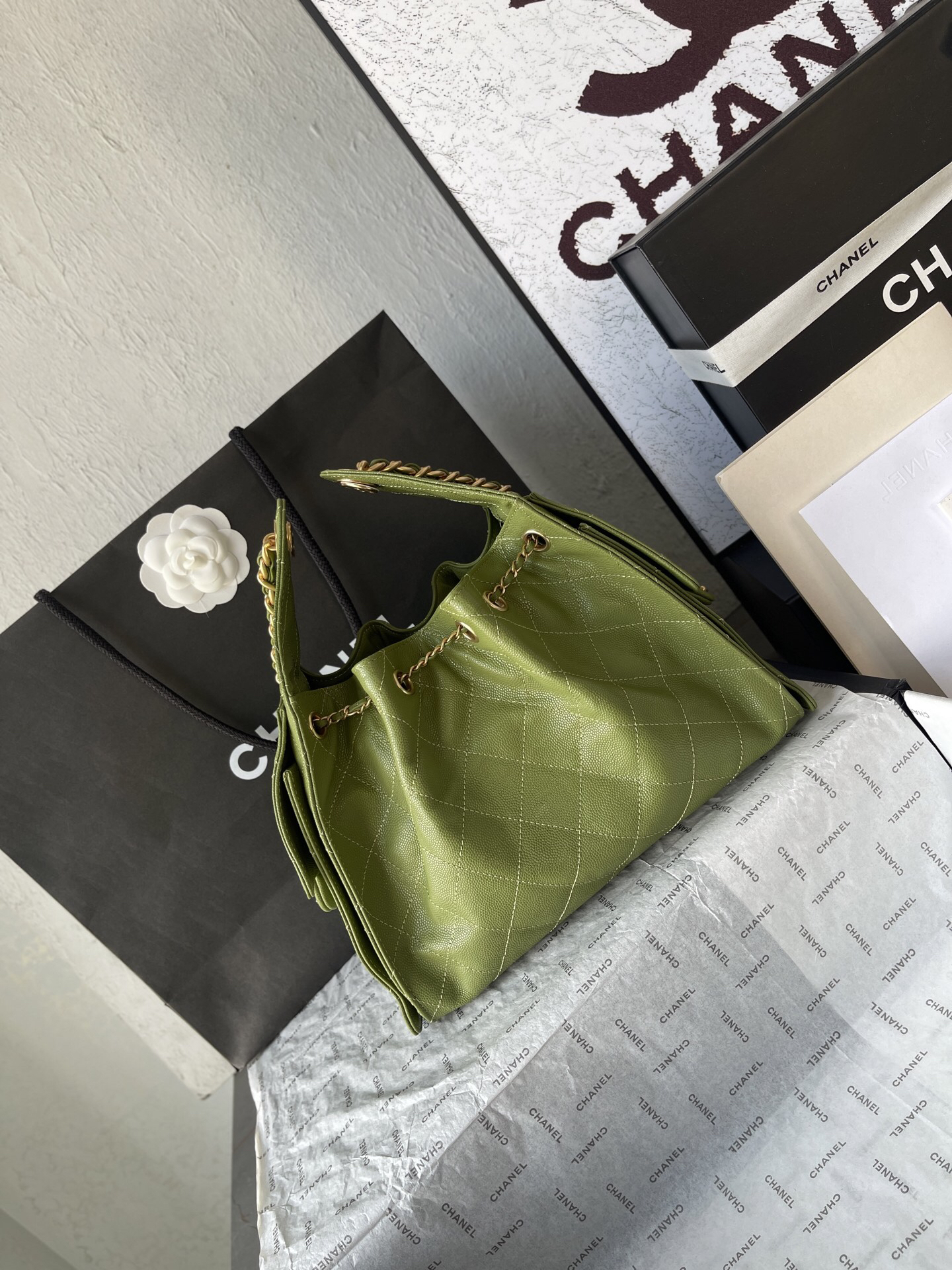 Chanel AS5293 Quilted Leather Hobo Shoulder Bag - Image 4