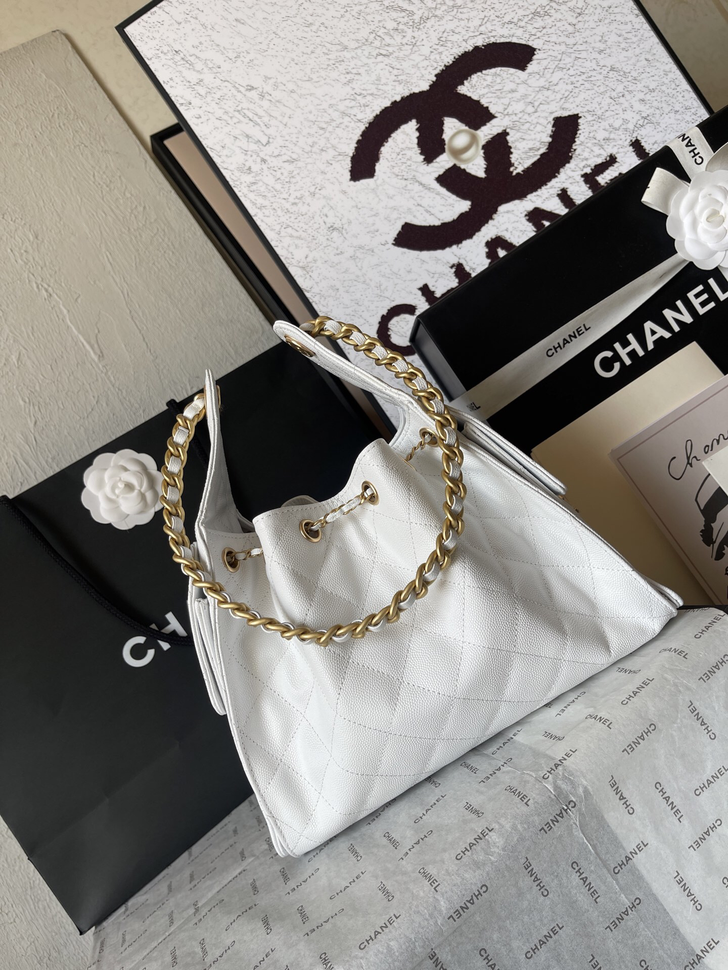 Chanel Small Pebbled Leather Hobo Shoulder Bag - Image 4