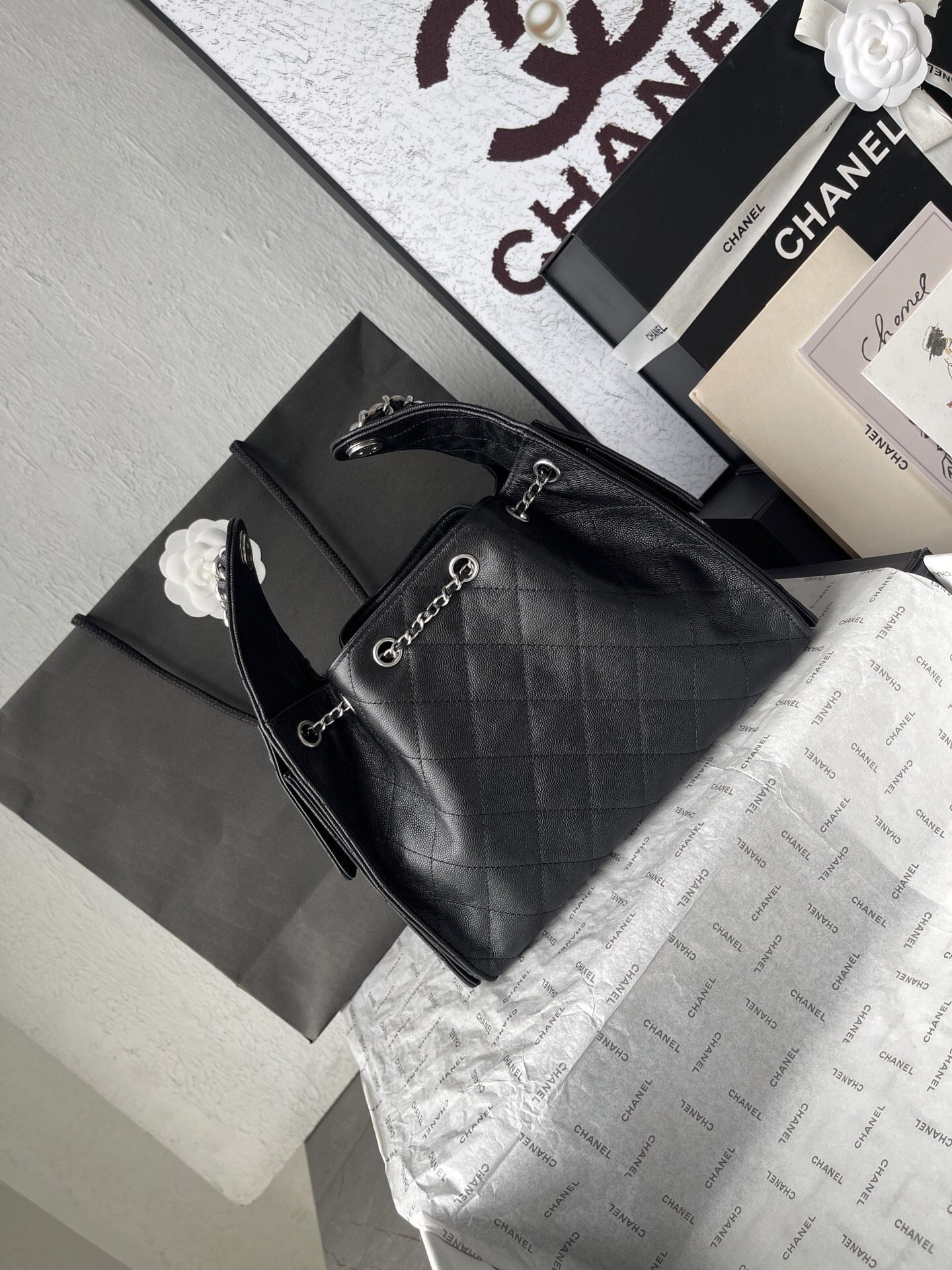 Chanel Quilted Leather Hobo Shoulder Bag - Image 4