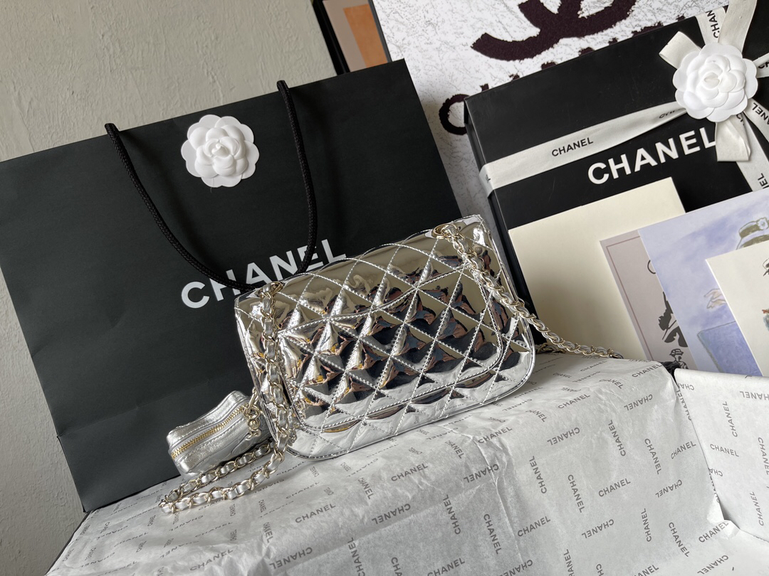 Chanel Star Series Lambskin Crossbody Bag - Image 4