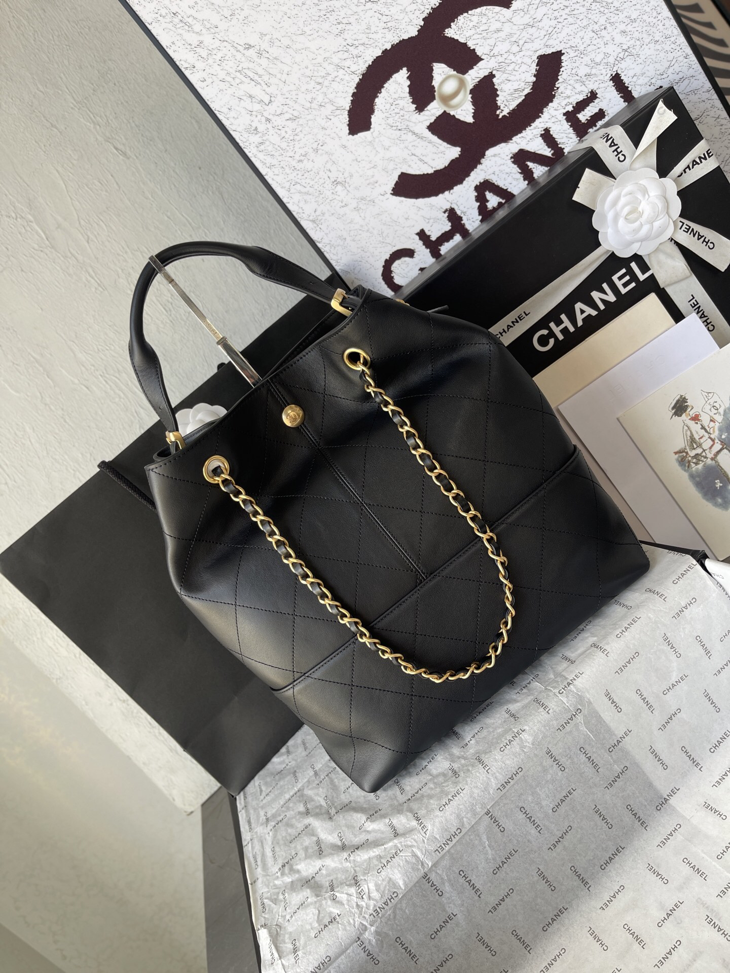 Chanel-Inspired Large Handbag with Mini Bag - Image 4
