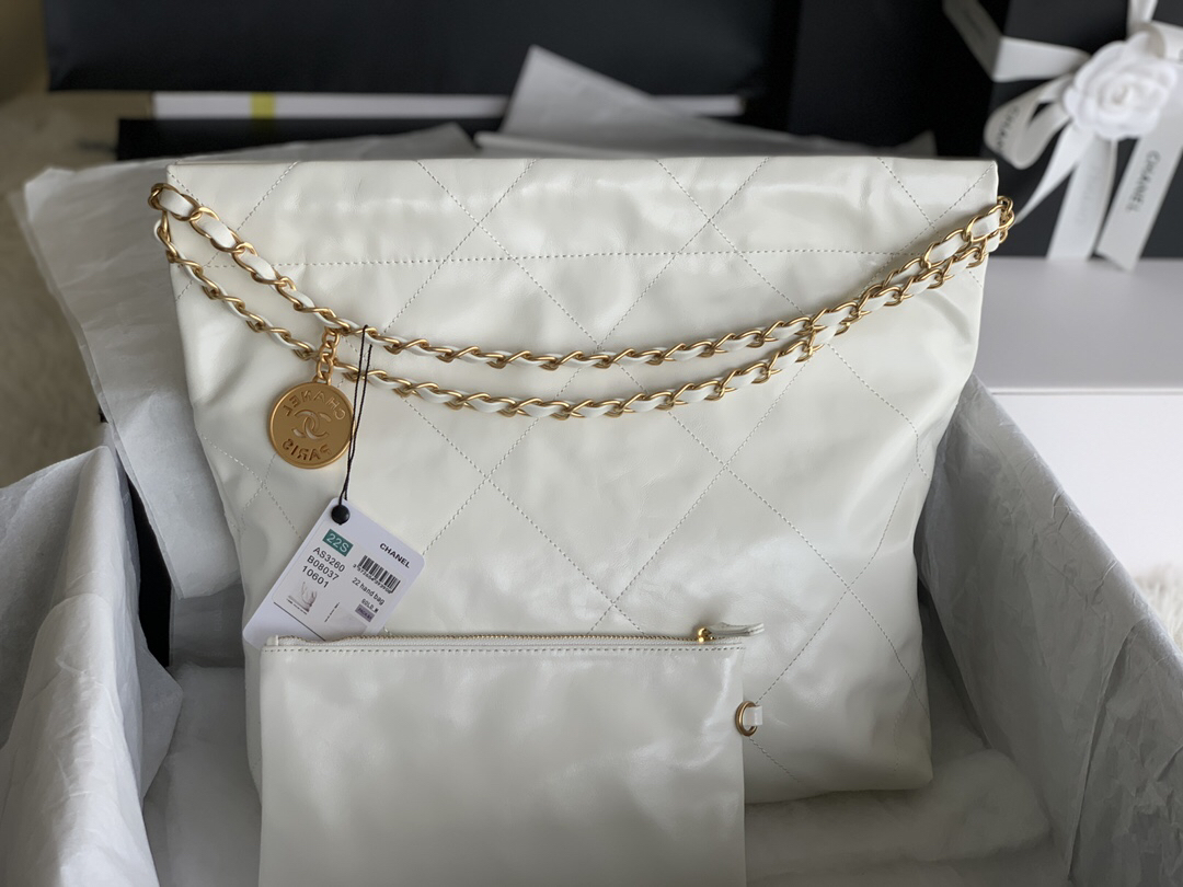 Chanel 2022 Drawstring Shoulder Bag - Image 4