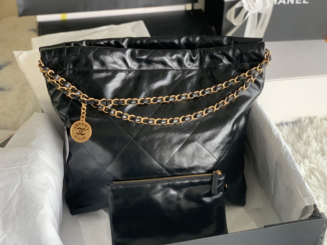 Chanel 2022 Drawstring Shoulder Bag - Image 4
