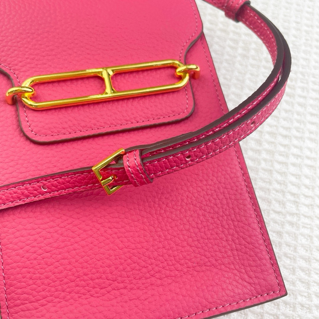 Hermès Pig-Nose Crossbody Bag in Togo Calfskin - Image 4