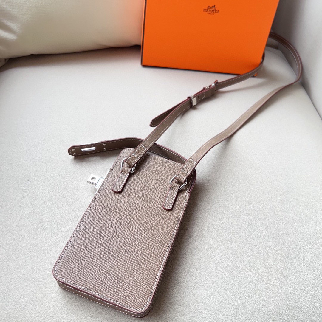 Hermès Hac a Box Leather Phone Case with Shoulder Strap - Image 4
