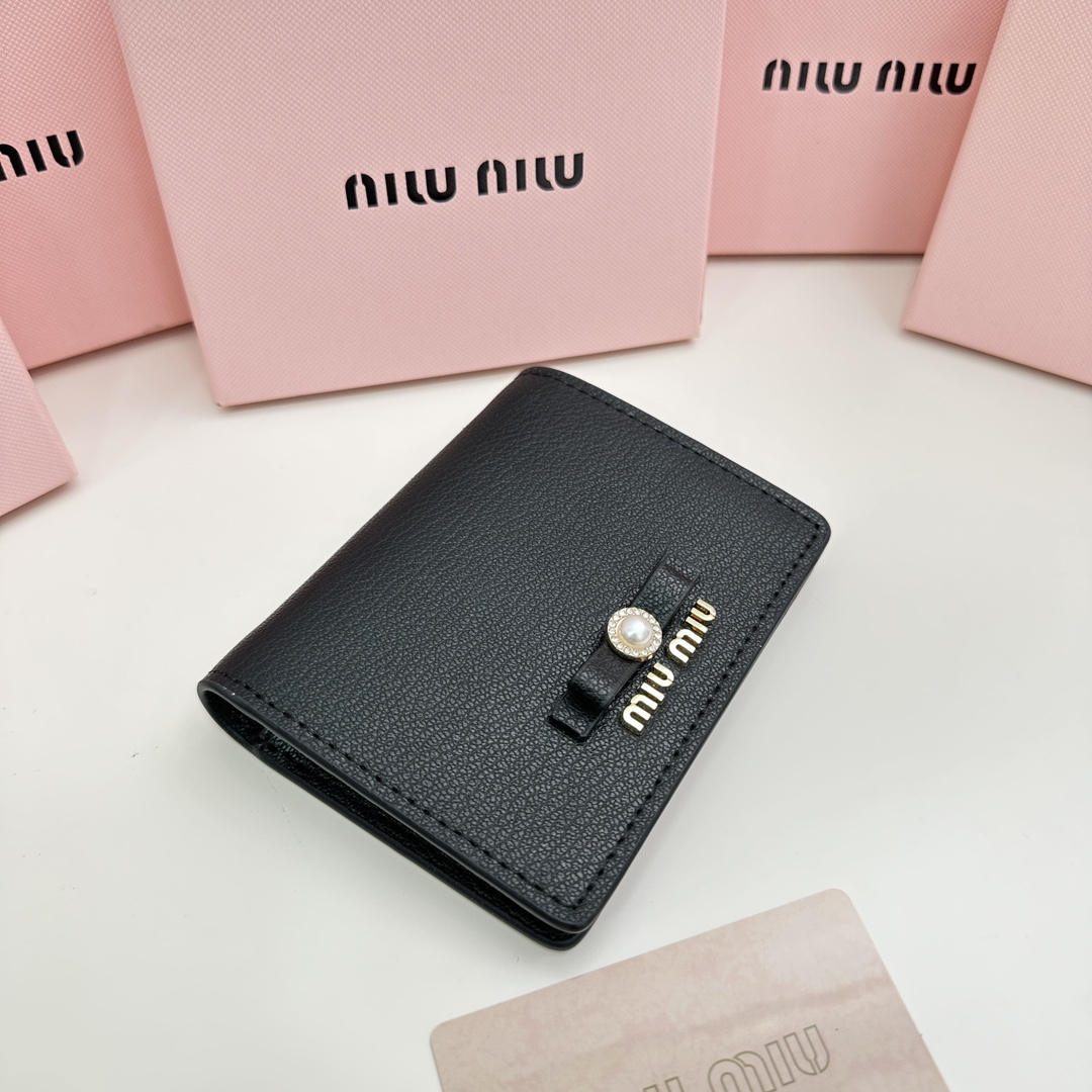 Miu Miu Leather Wallet - Image 4