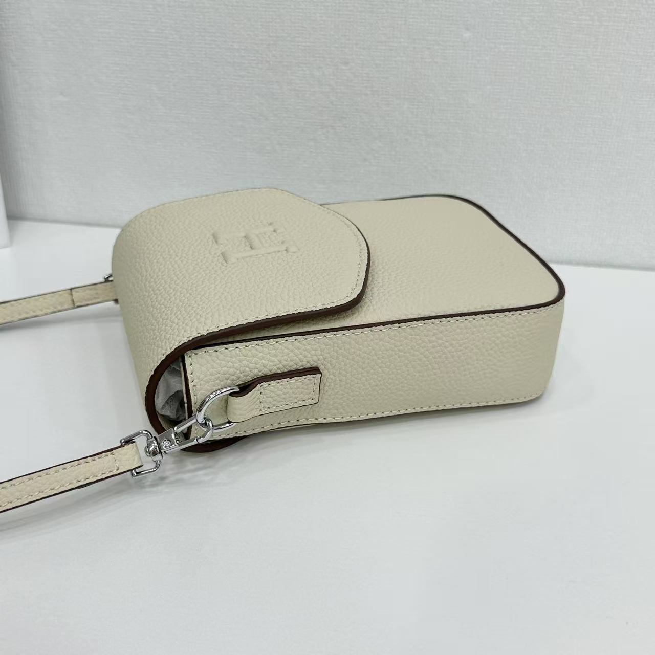 Hermès Togo Leather Convertible Crossbody Bag - Image 4