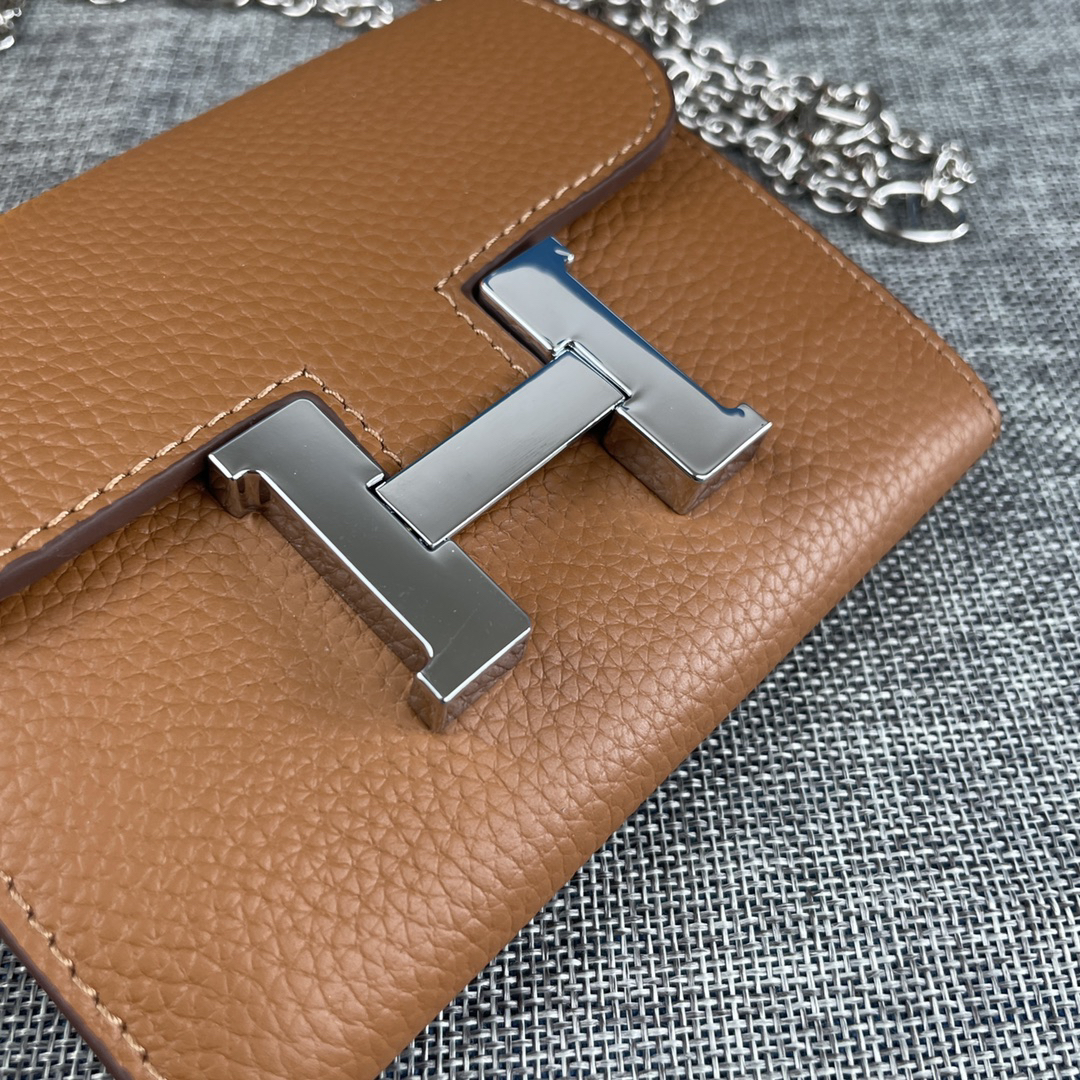Hermès Constance Mini Shoulder Bag in Togo Calfskin - Image 4