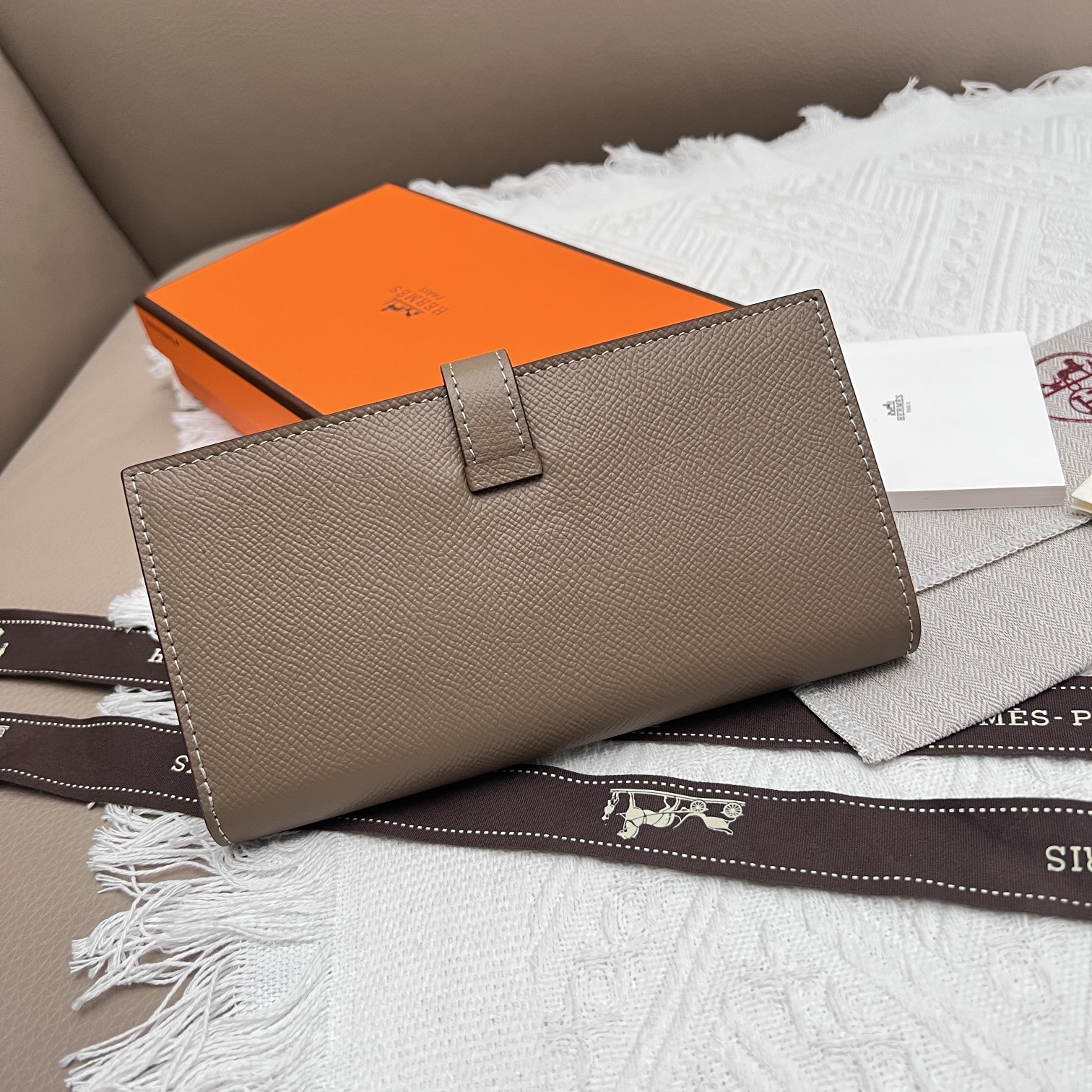 Hermès Togo Calfskin Vertical Zip Wallet - Image 4