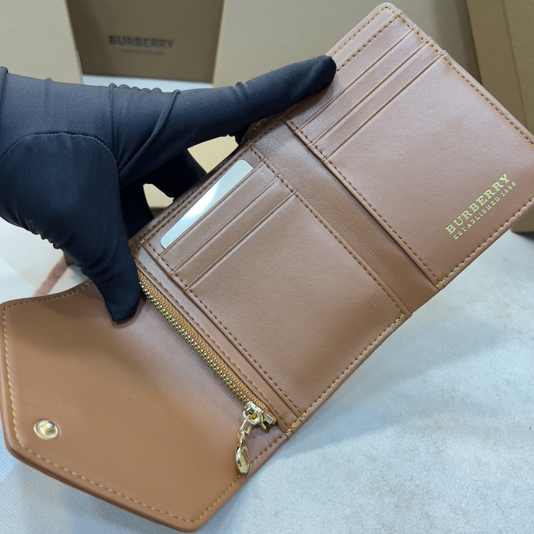 Burberry Vintage Patchwork Calf Leather Bifold Wallet - Image 4