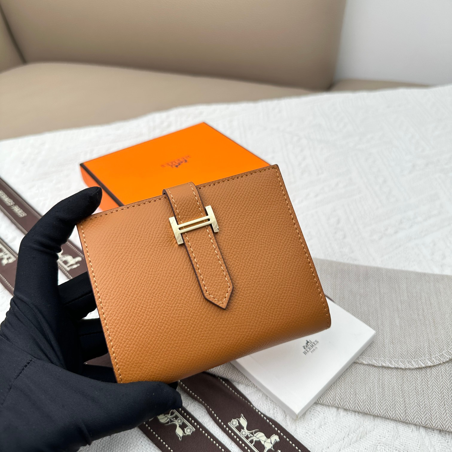 Hermès Palm-Grain Leather Wallet with Gold-Tone Clasp - Image 4