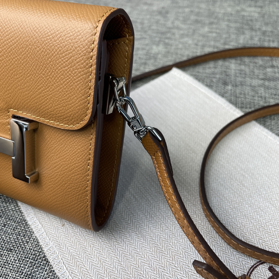 Hermès Constance Leather Shoulder Bag - Image 4