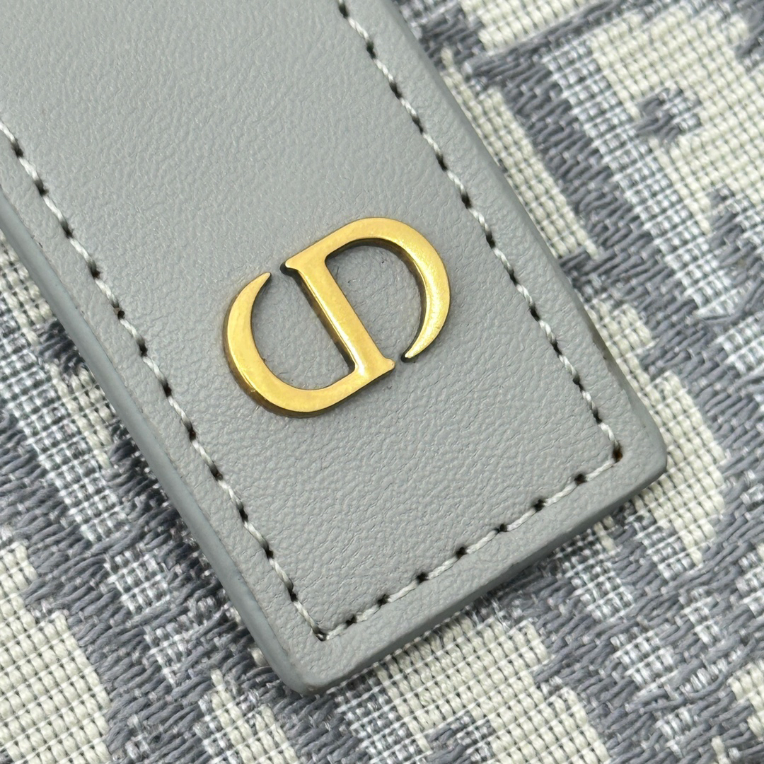 Dior Montaigne 5-Slot Card Holder - Image 4