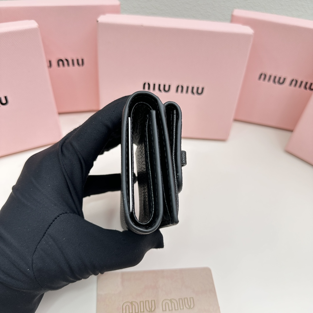 Miu Miu Leather Wallet - Image 4