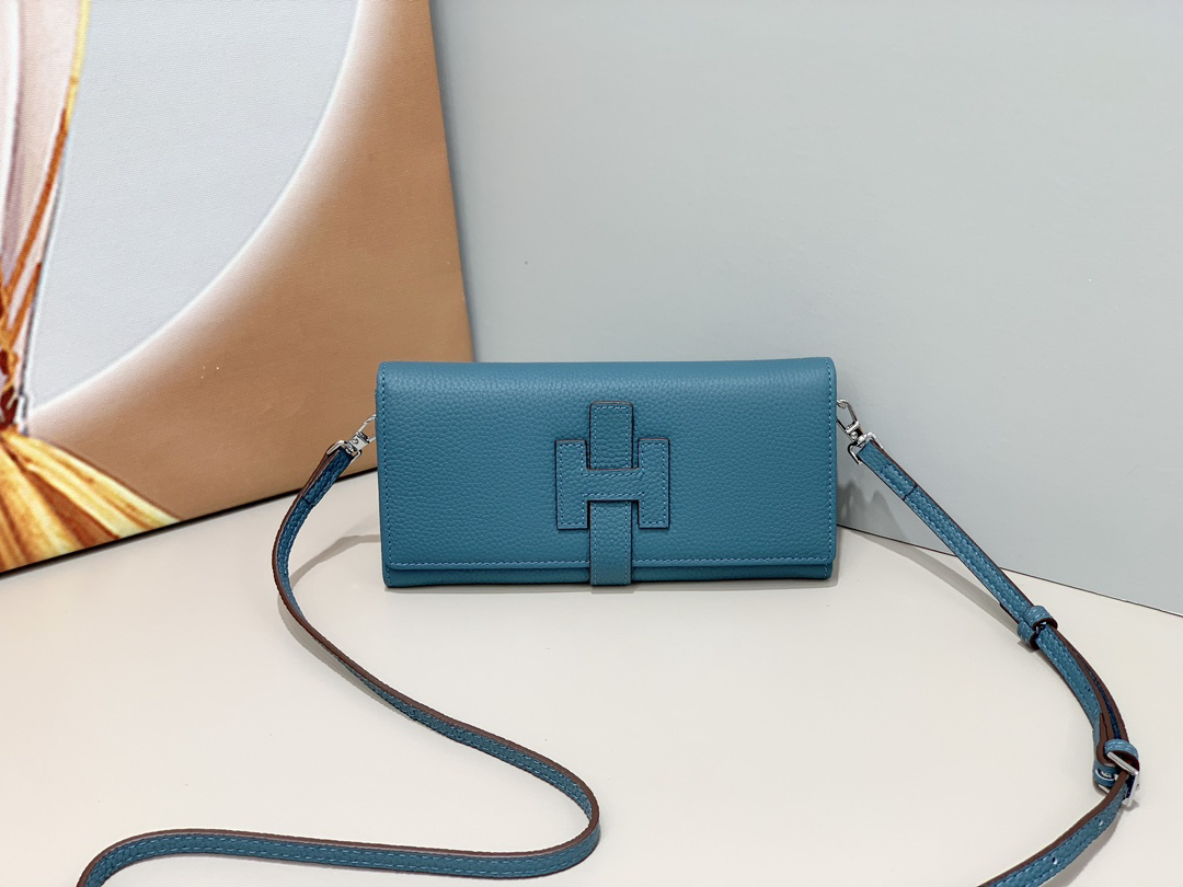 Hermes Women's Togo Calfskin Shoulder Bag - Image 4