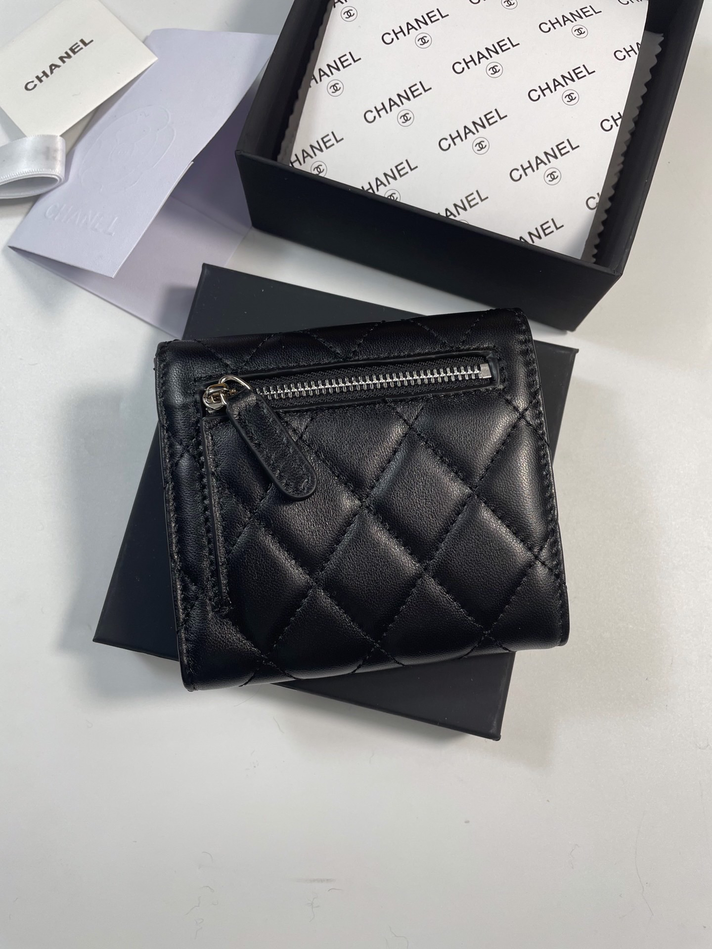 Chanel Leather Wallet and Card Holder - Image 4