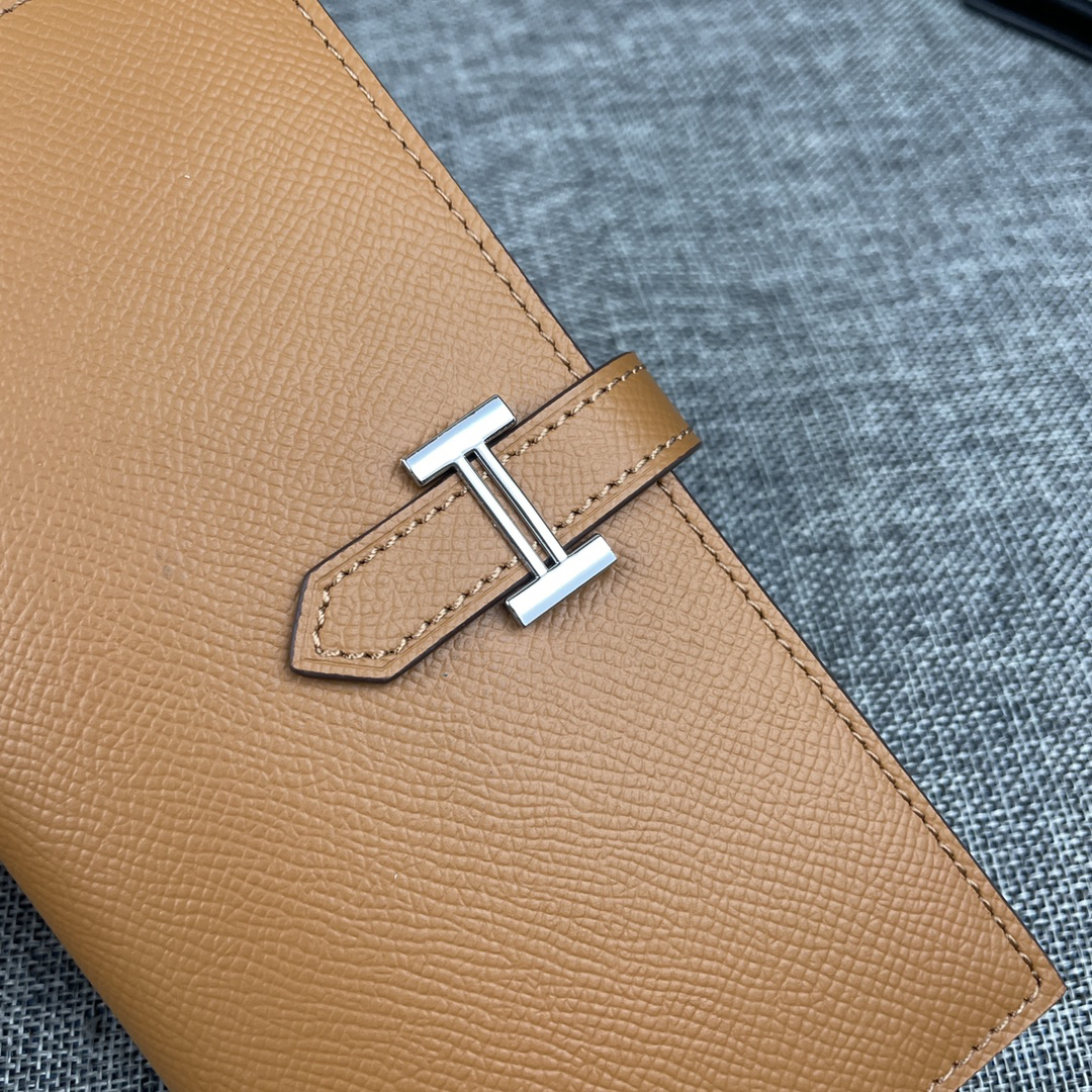 Hermes Women's Epsom Leather Vertical Zip Wallet - Image 4