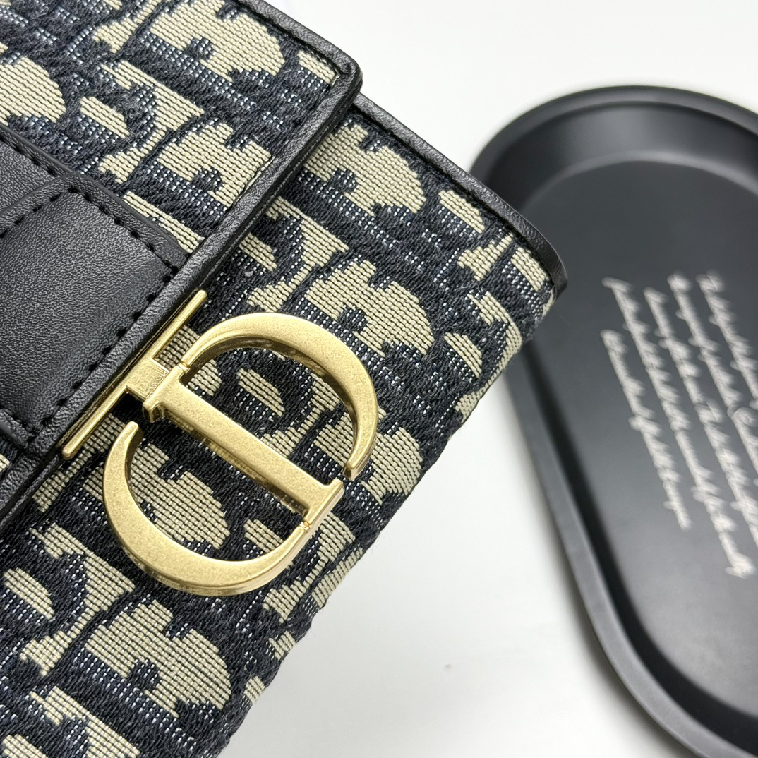 Dior 1818 Leather Wallet - Image 4
