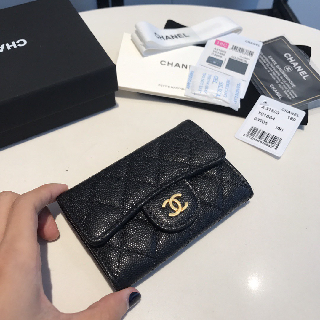 Chanel Diamond-Quilted Calfskin Card Holder - Image 4