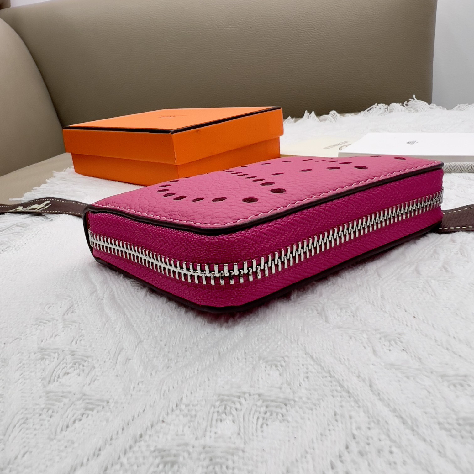 Hermès Constance Leather Wallet - Image 4
