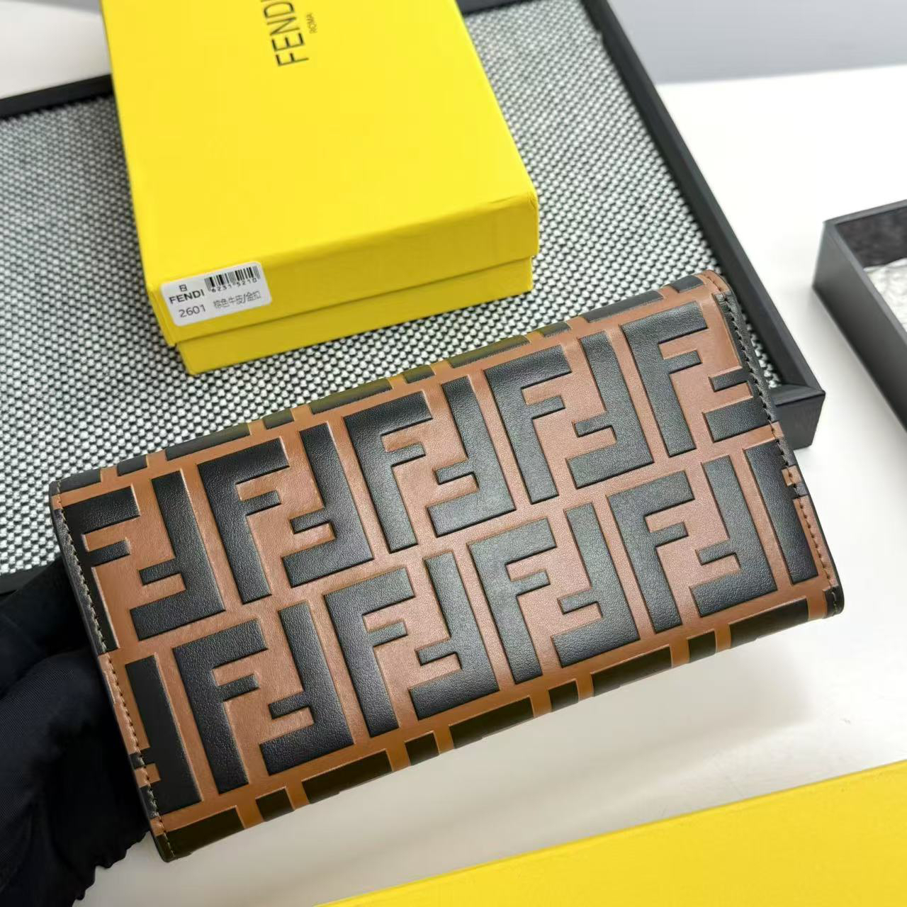 Fendi FF Diamonds Calfskin Crossbody Wallet - Image 4