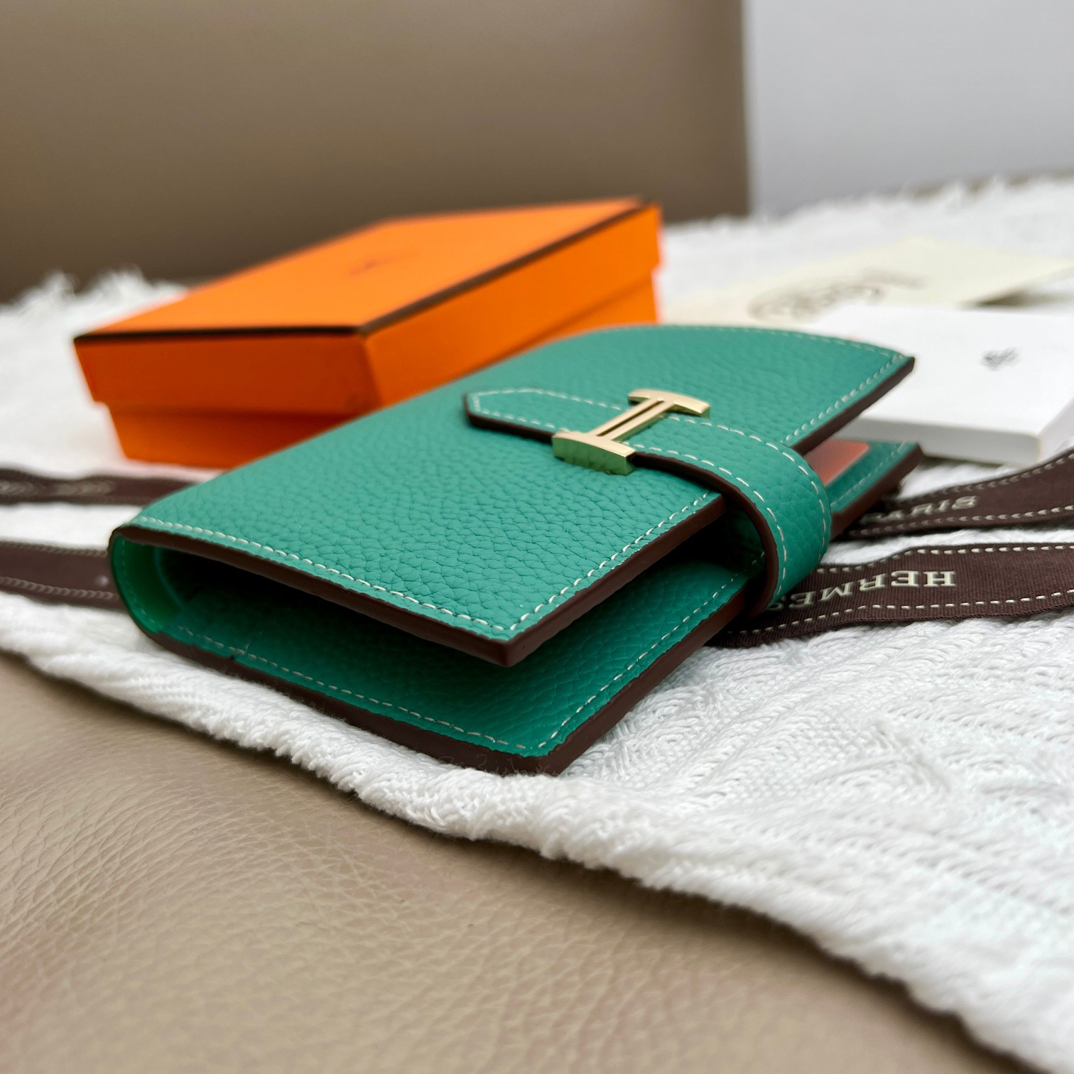 Hermès Leather Vertical Wallet, Style 5120 - Image 4