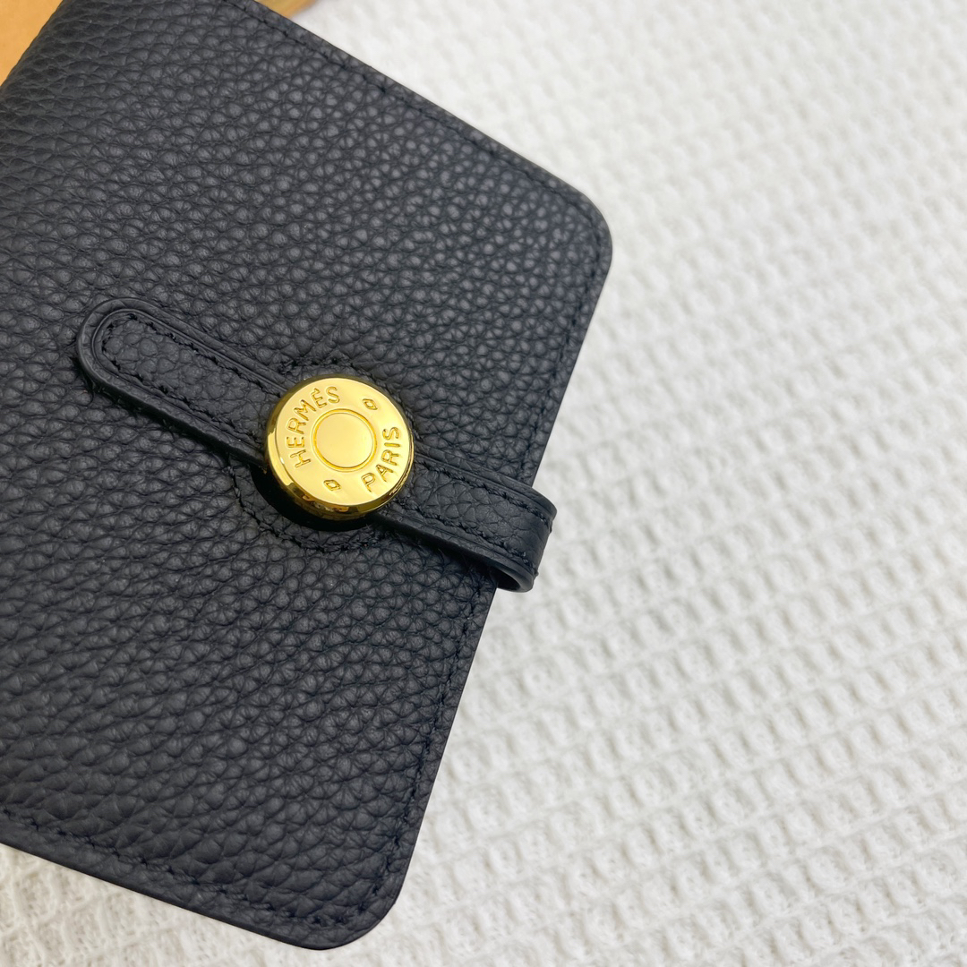 Hermès Togo Leather Card Holder - Image 4
